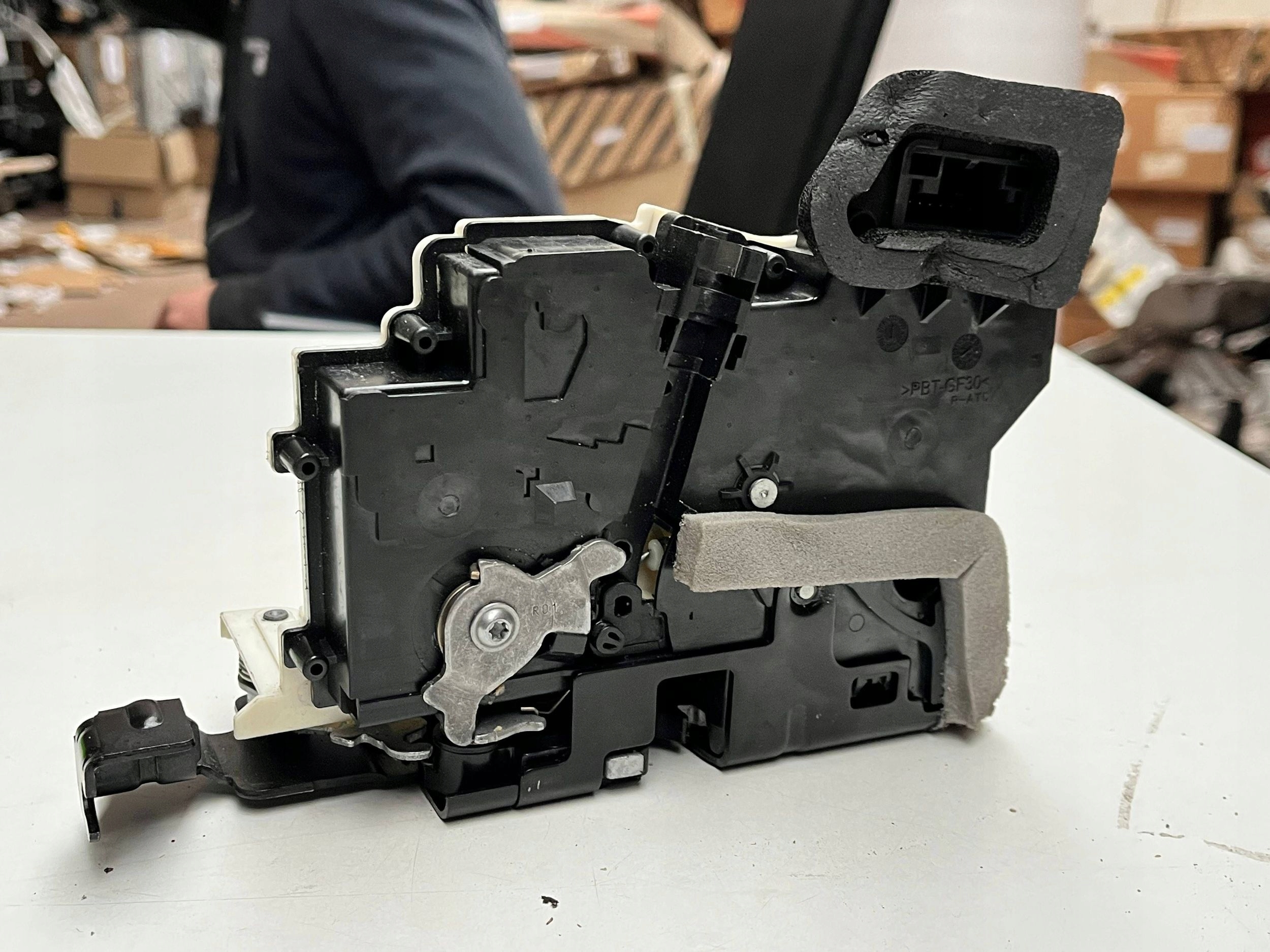 original lock door right front Audi RS Q8 4K1837016K !J