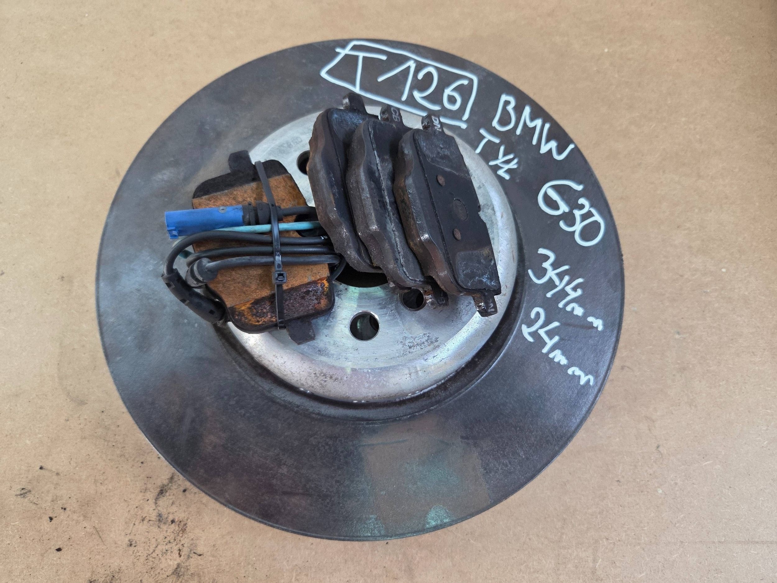 BMW 5 G30 G31 G38 discs brake rear. + plates (T126)