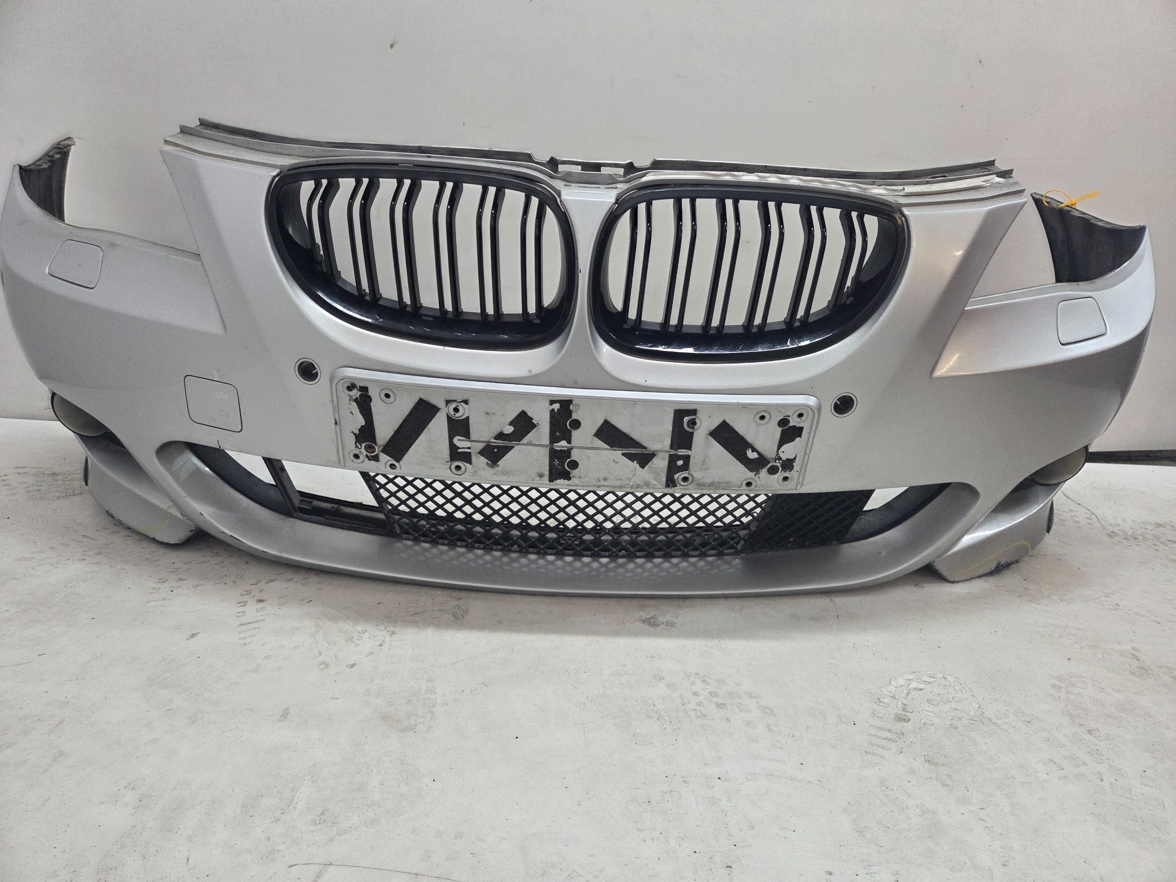 Frontstoßstange BMW E60 E61 M PAKIET TITANSILBER