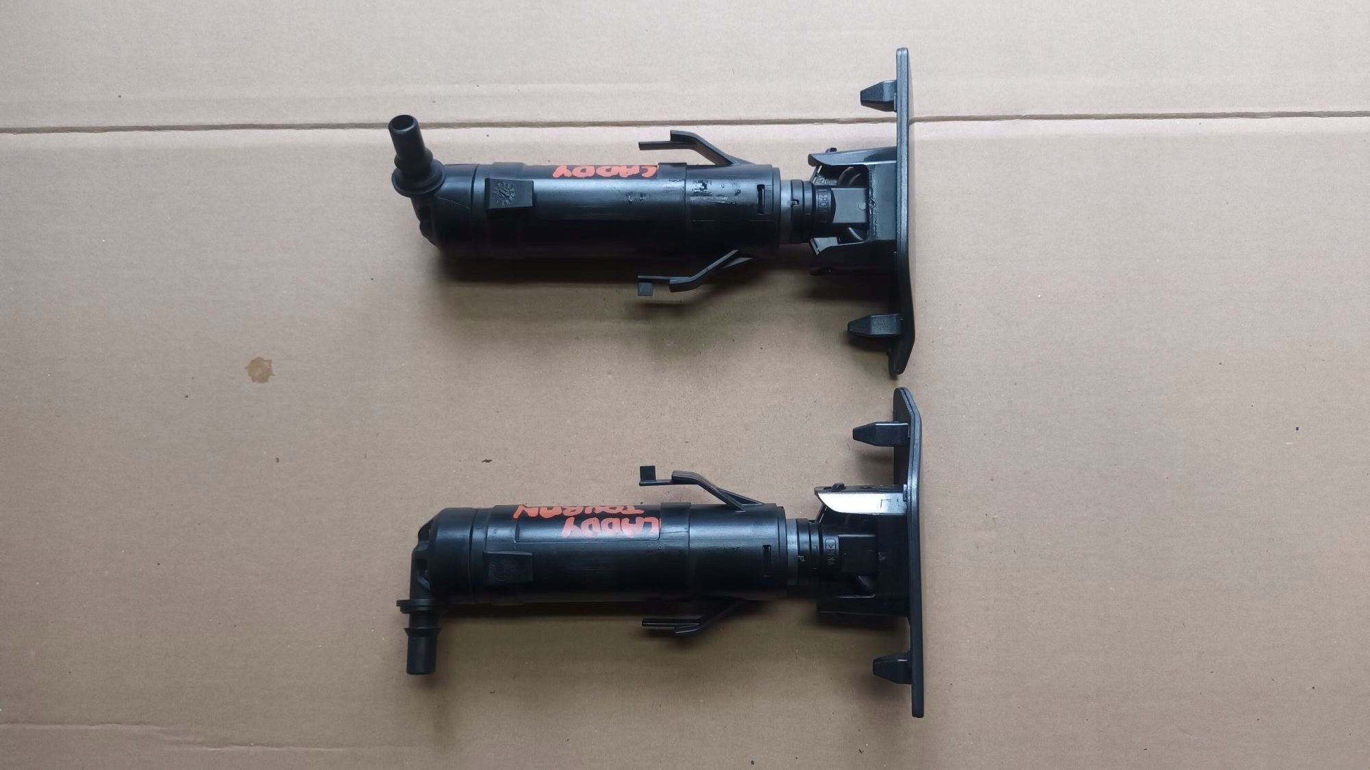 right washer REFLEKTORA VW CADDY TOURAN 2010-> complete
