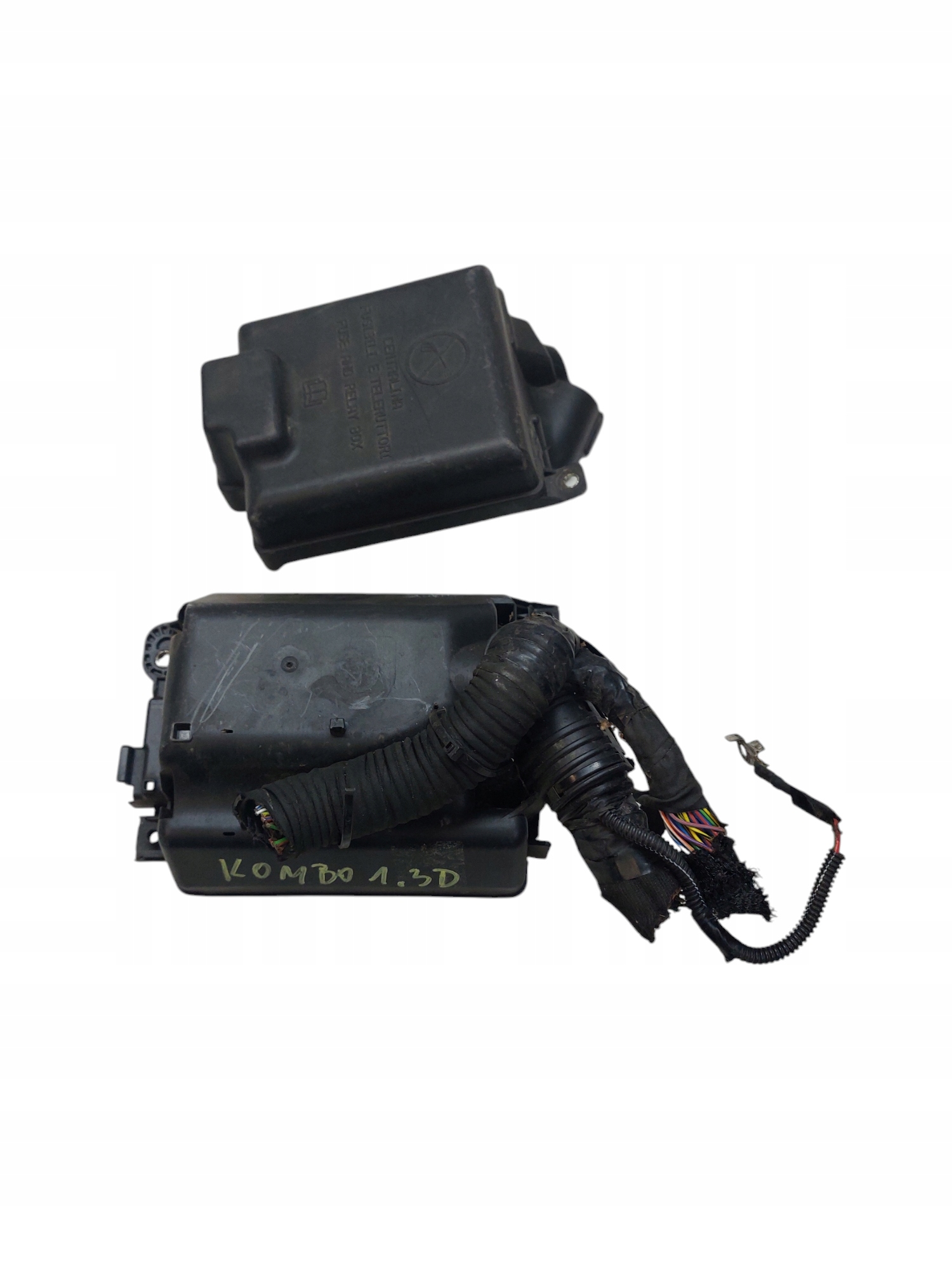 Module fusibles OPEL COMBO 1.3 CDTI 51839437