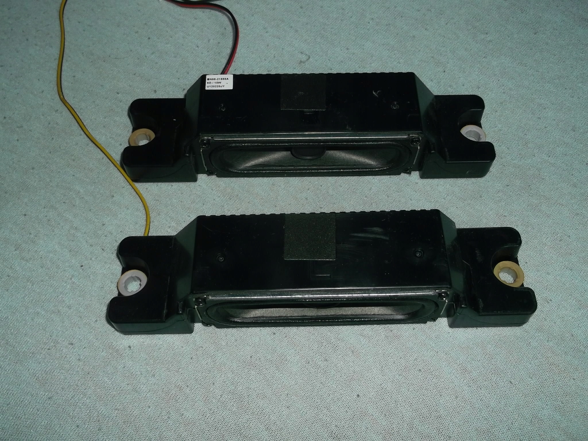 Głośniki 10 W - 6 Ohm + kabelki ) para głośników Model SUNVOICE