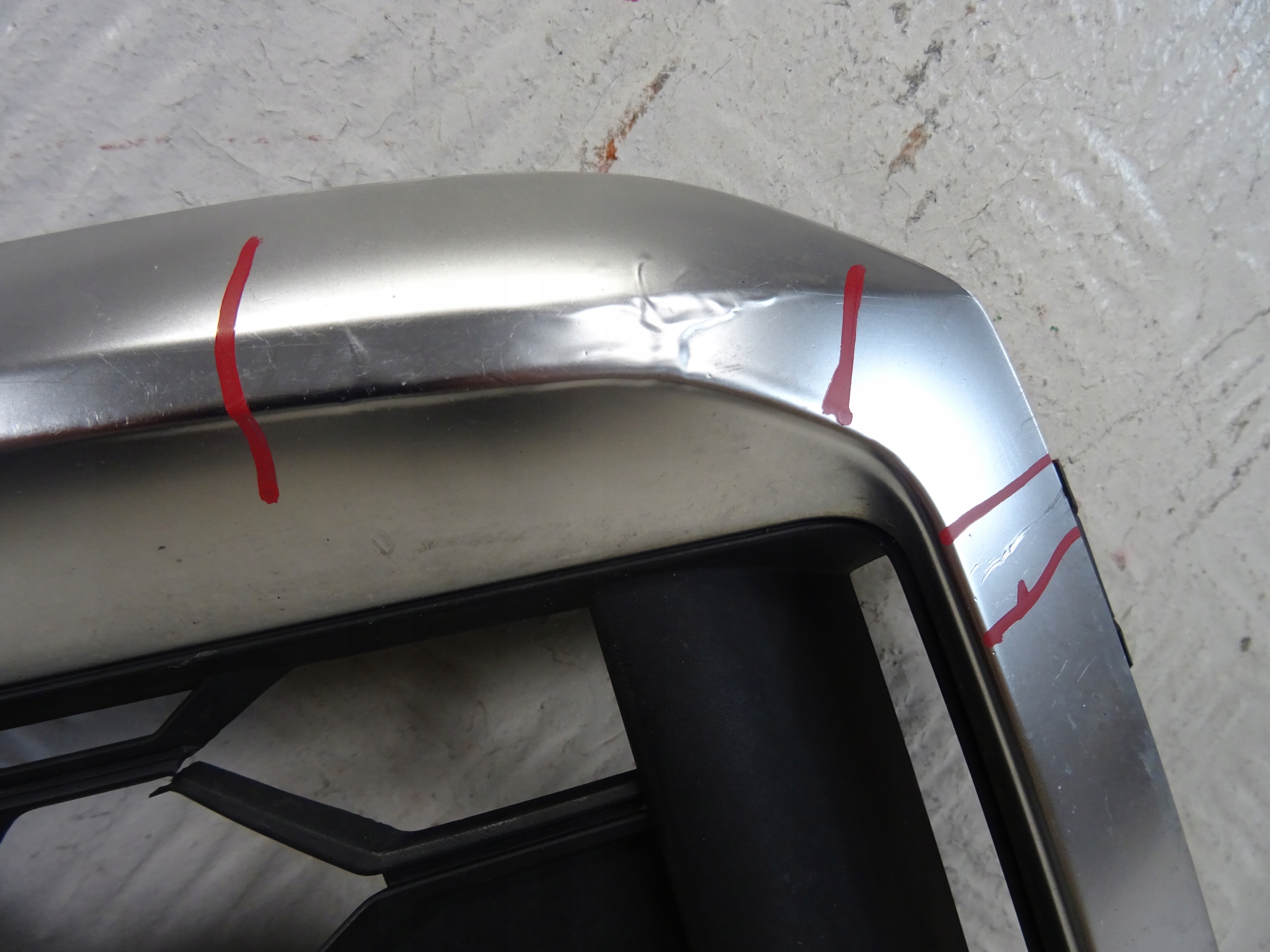 grid of a bumper front front left AUDI A4 B9 LIFT S-LINE 8W0807681AM