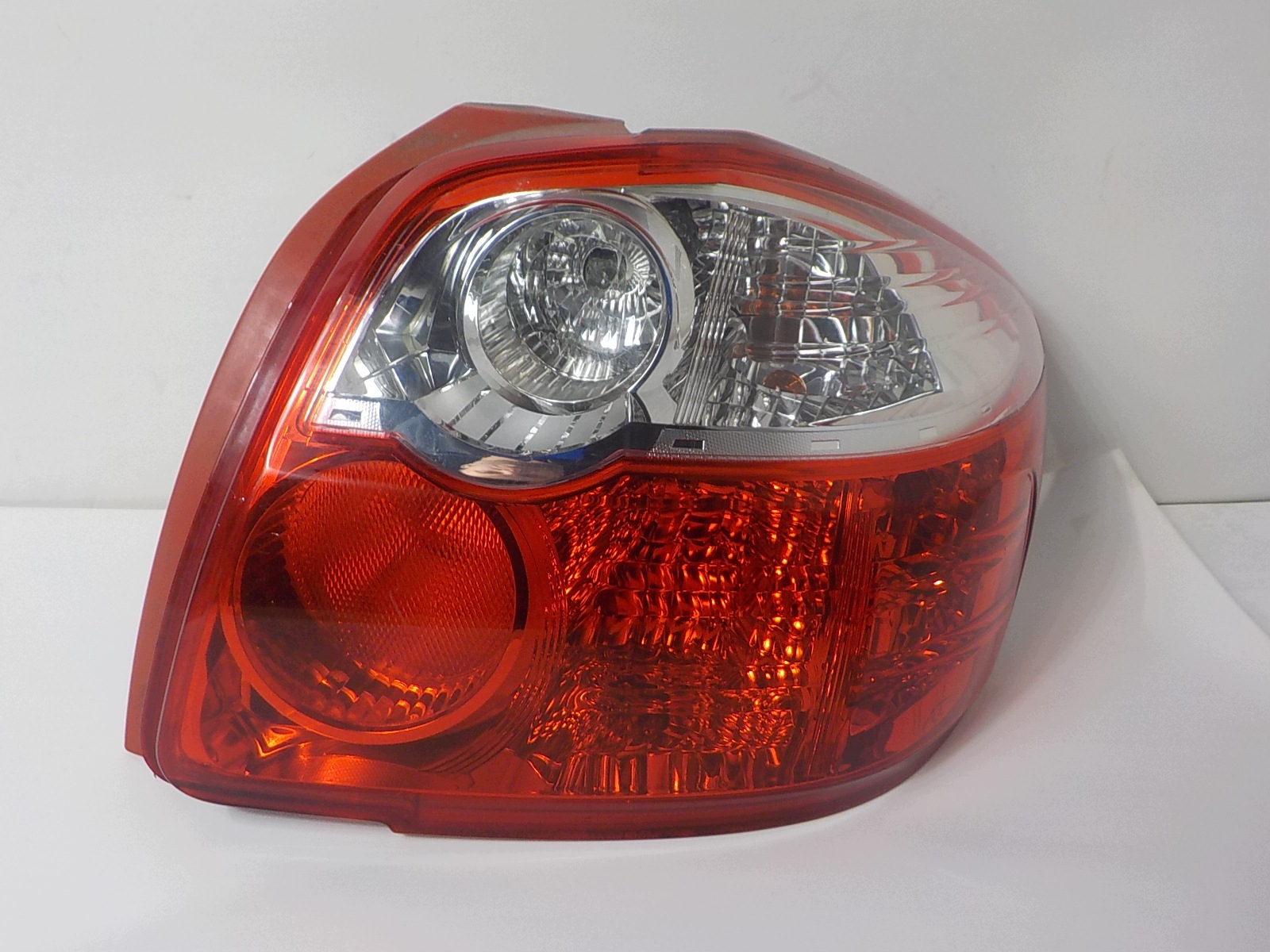 TOYOTA AURIS and LIFT light right rear part rear