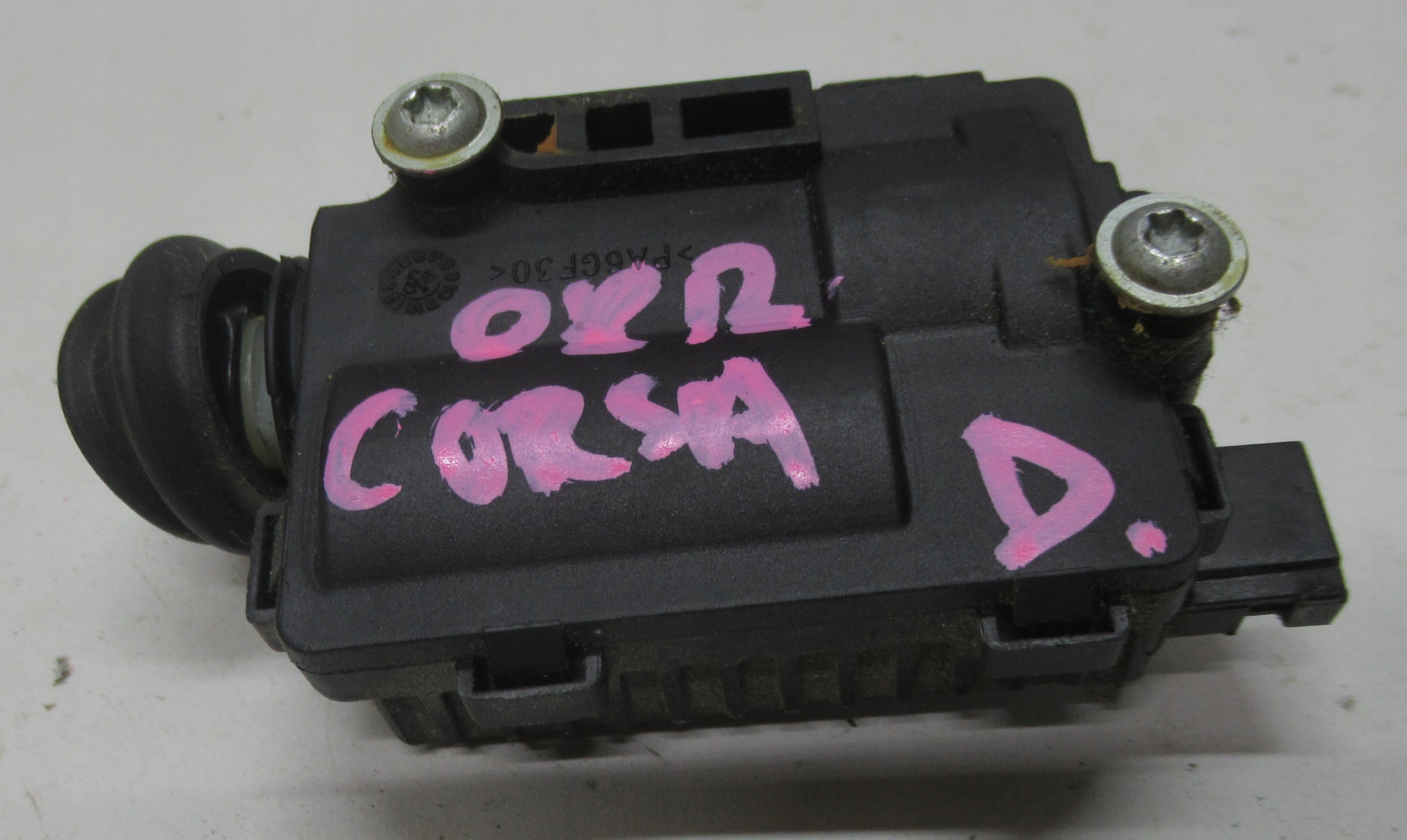 OPEL CORSA D amortizer vratašca rezervoara goriva 13208157