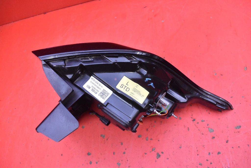 light left rear part rear 92401-R2000 KIA SPORTAGE 5 V 21-25