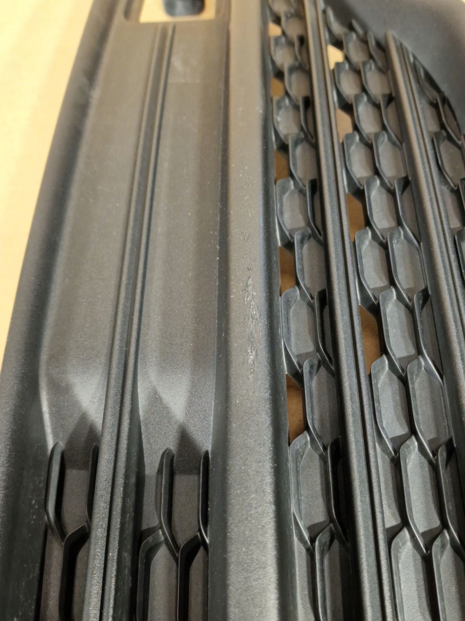 grid of a bumper right front VOLVO XC90 2015