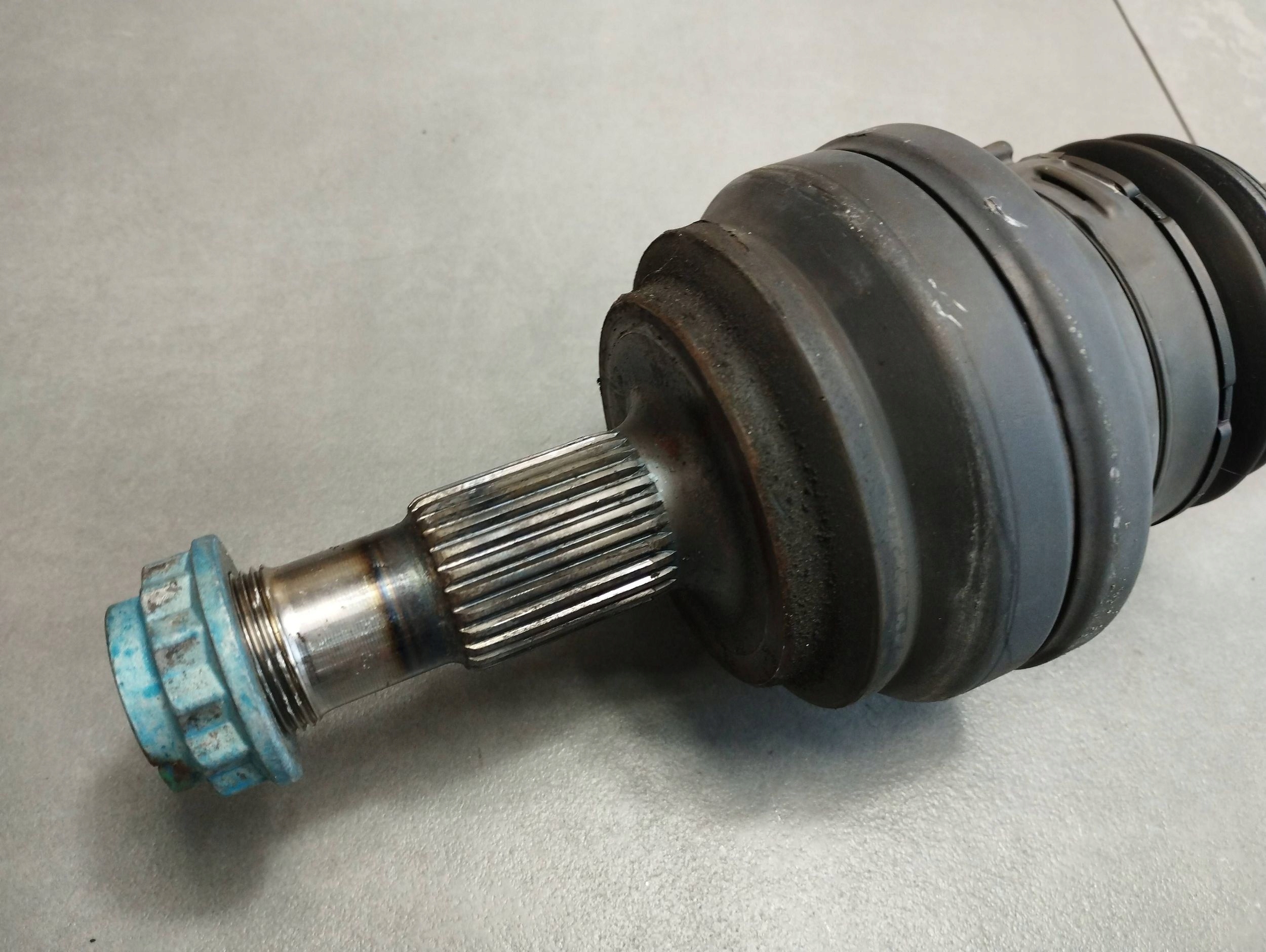 Mercedes-Benz GLC X253 semi-axis left rear part