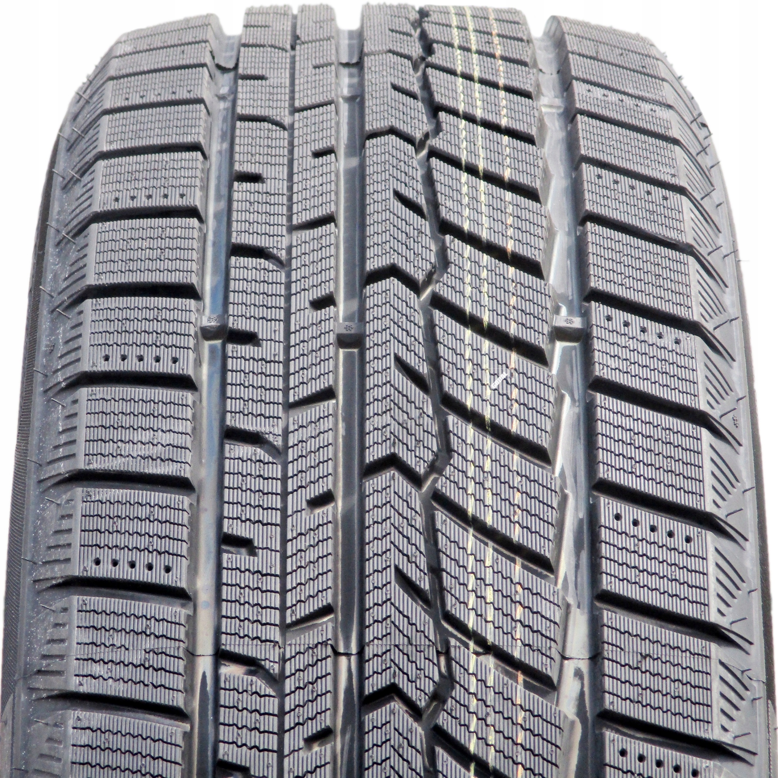 2 новые зимние шины 235 / 55R19 Fortune FSR-901