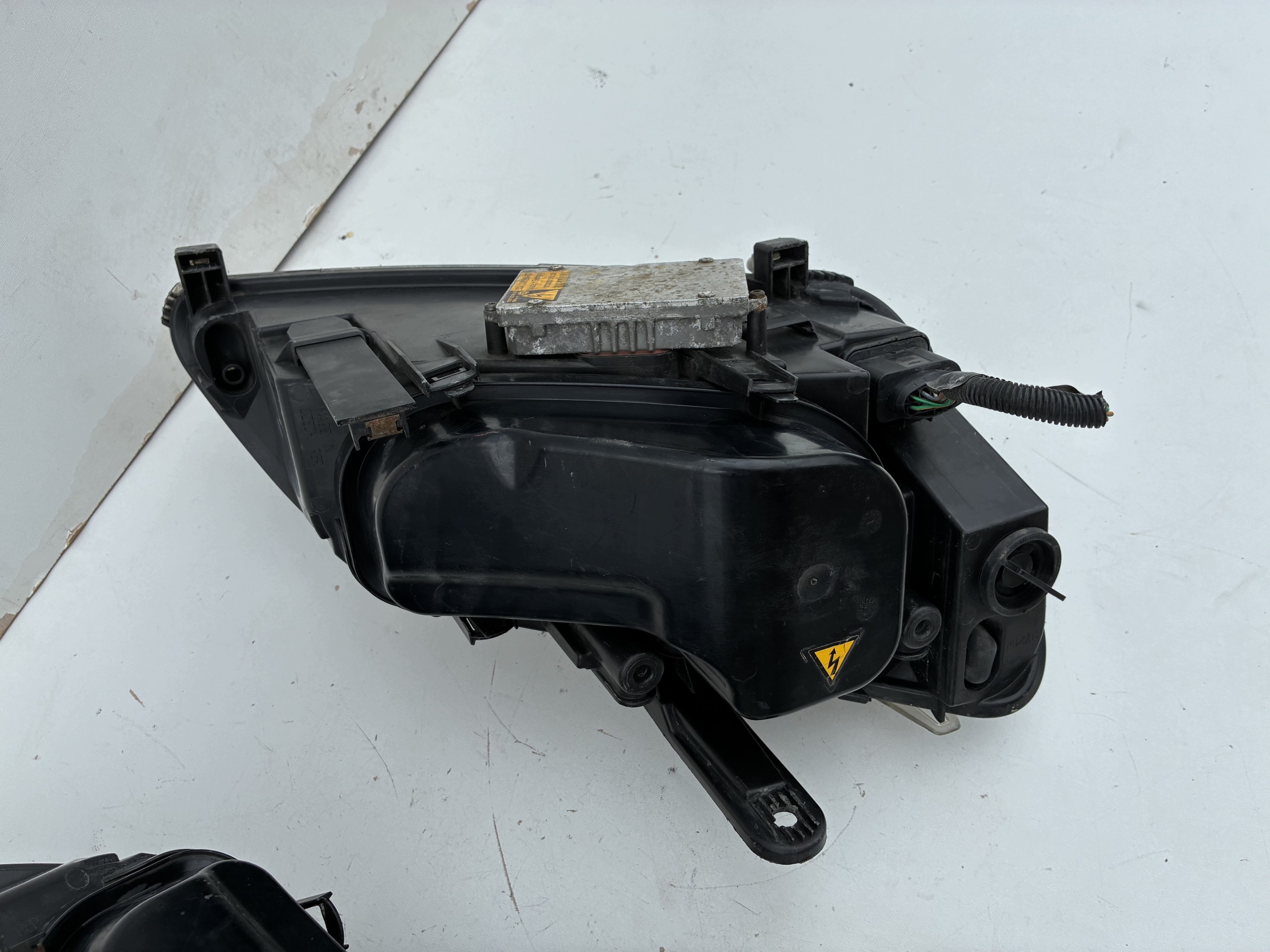 light Reflektor Xenon front front right left Ford FOCUS Mk2 04-07r. EU