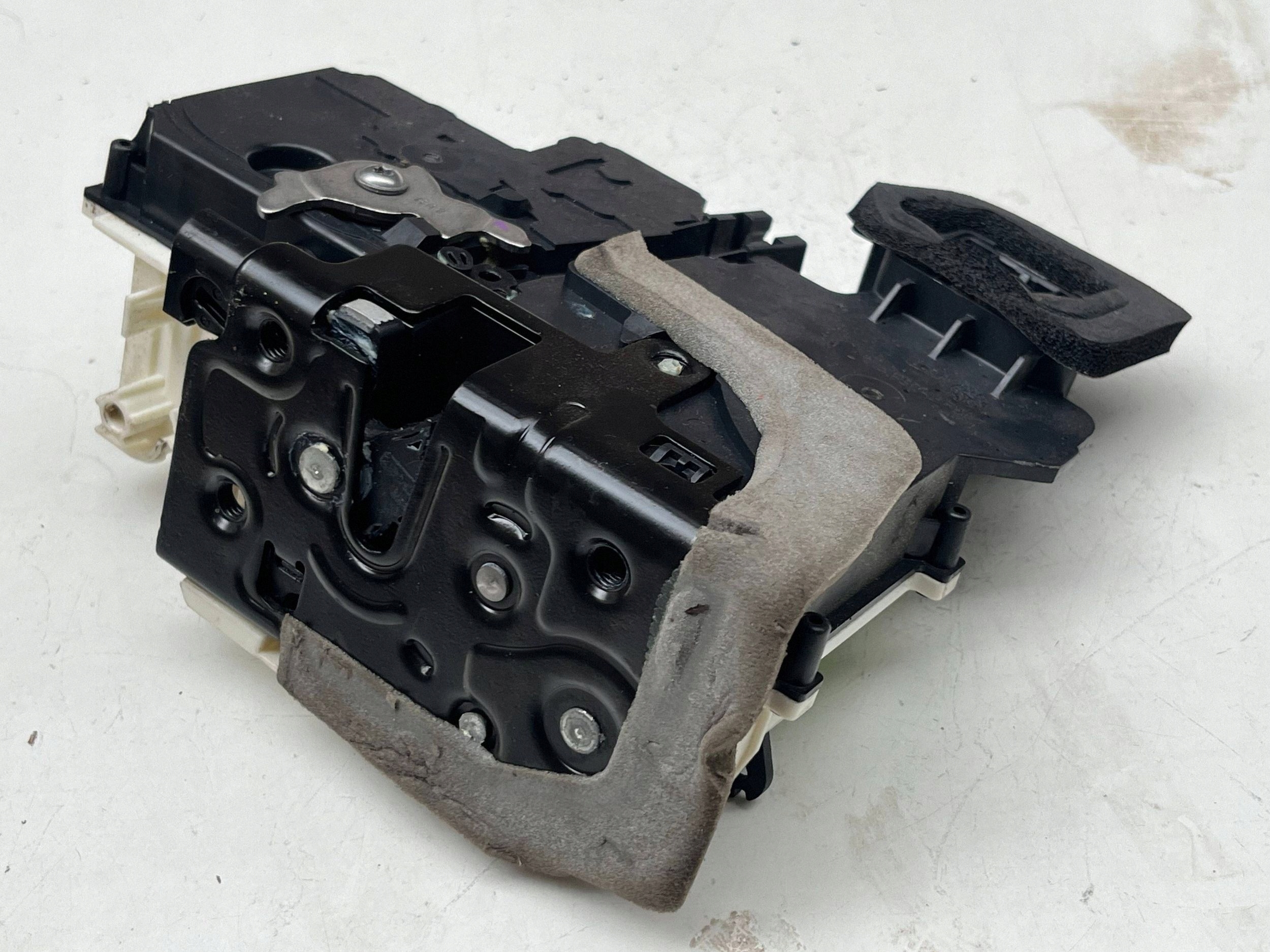 AUDI A6 C8 lock door right rear part 4K0839016Q @M