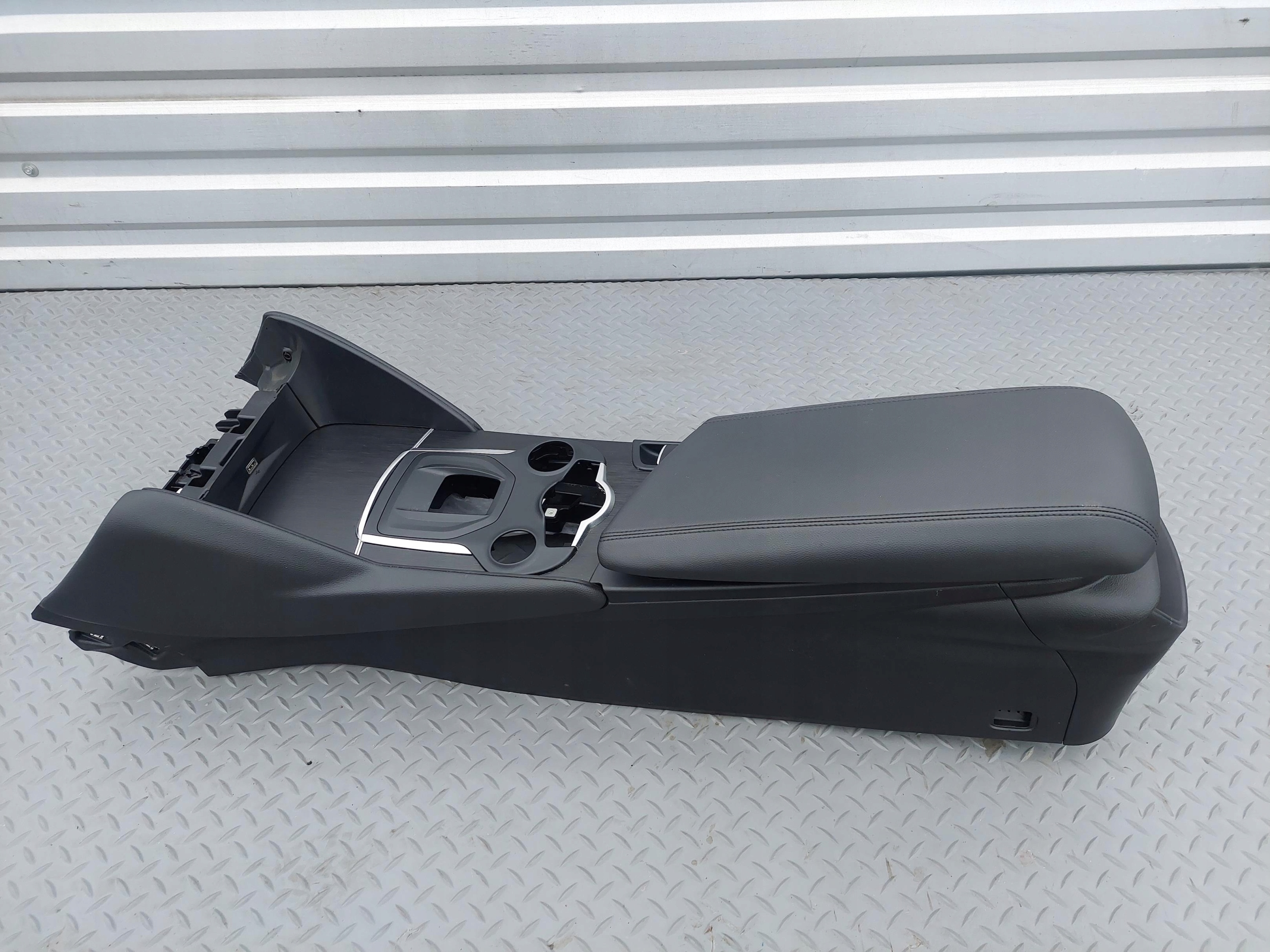 armrest TUNEL central ARM REST UK ANGLIK ALFA ROMEO GIULIA