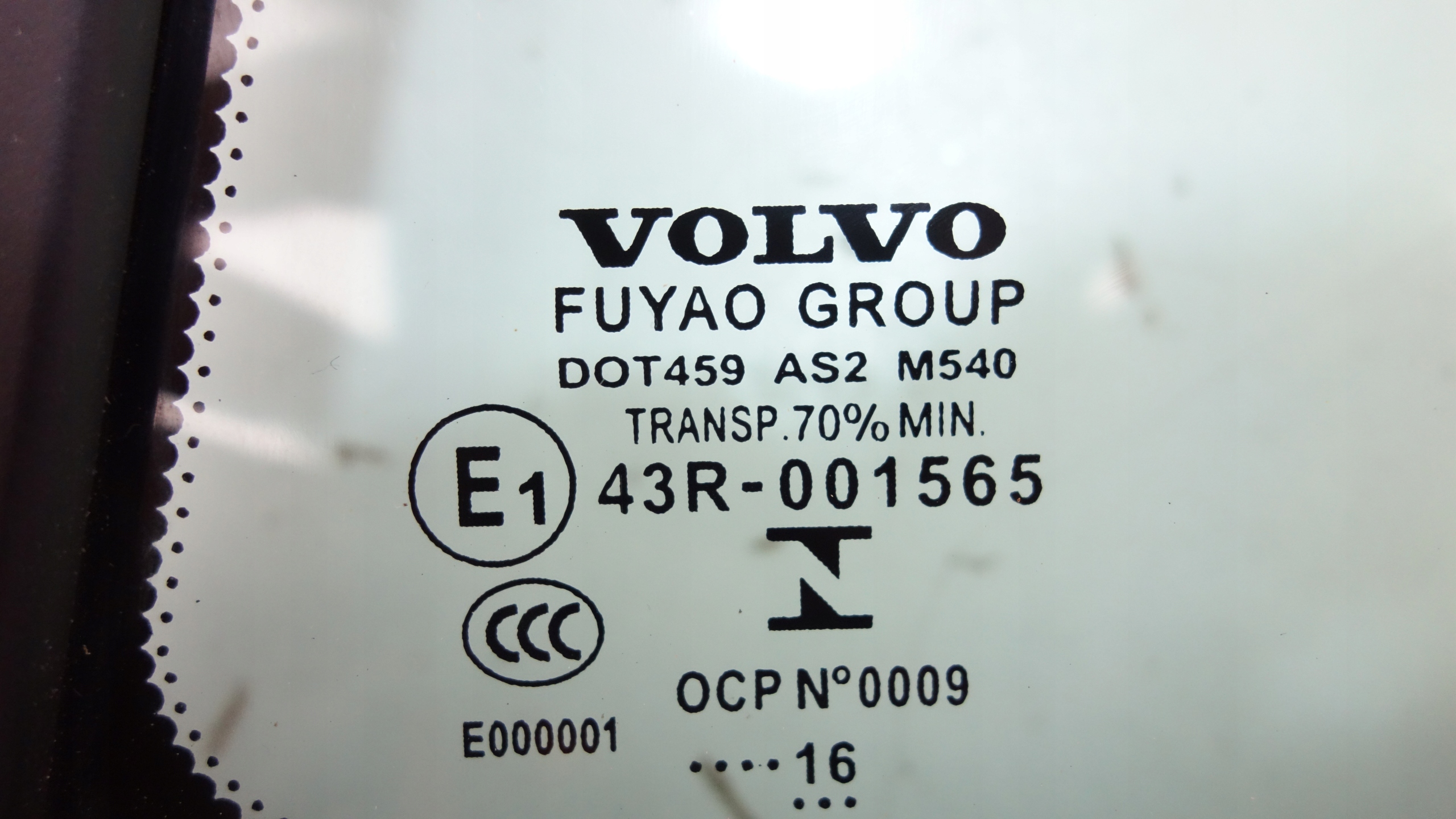 VOLVO V60 and 2016 ROK window window door left rear part