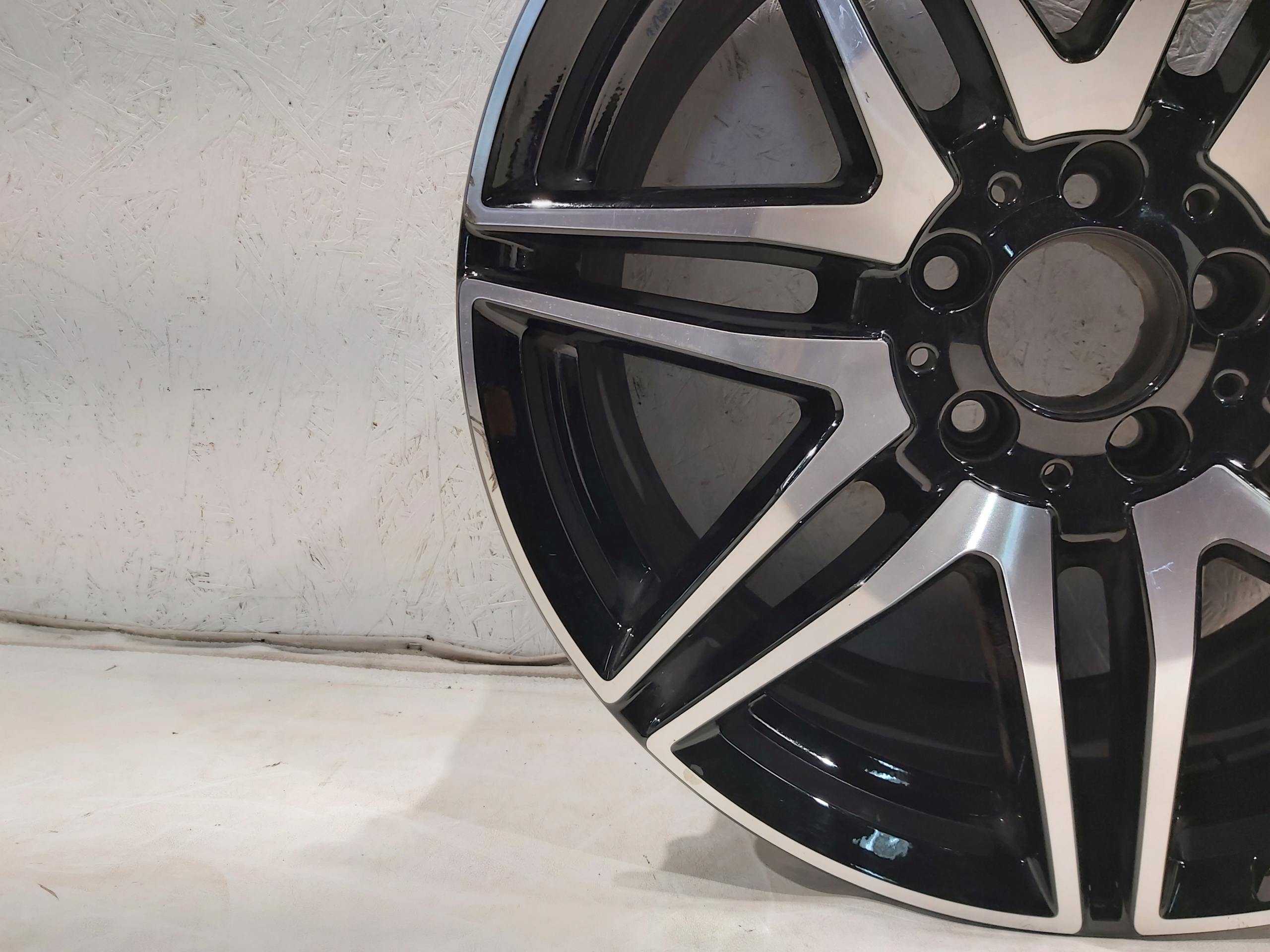 FELGA ALUMINIOWA MERCEDES VITO W447 A4474015100 Model Vito Viano W447