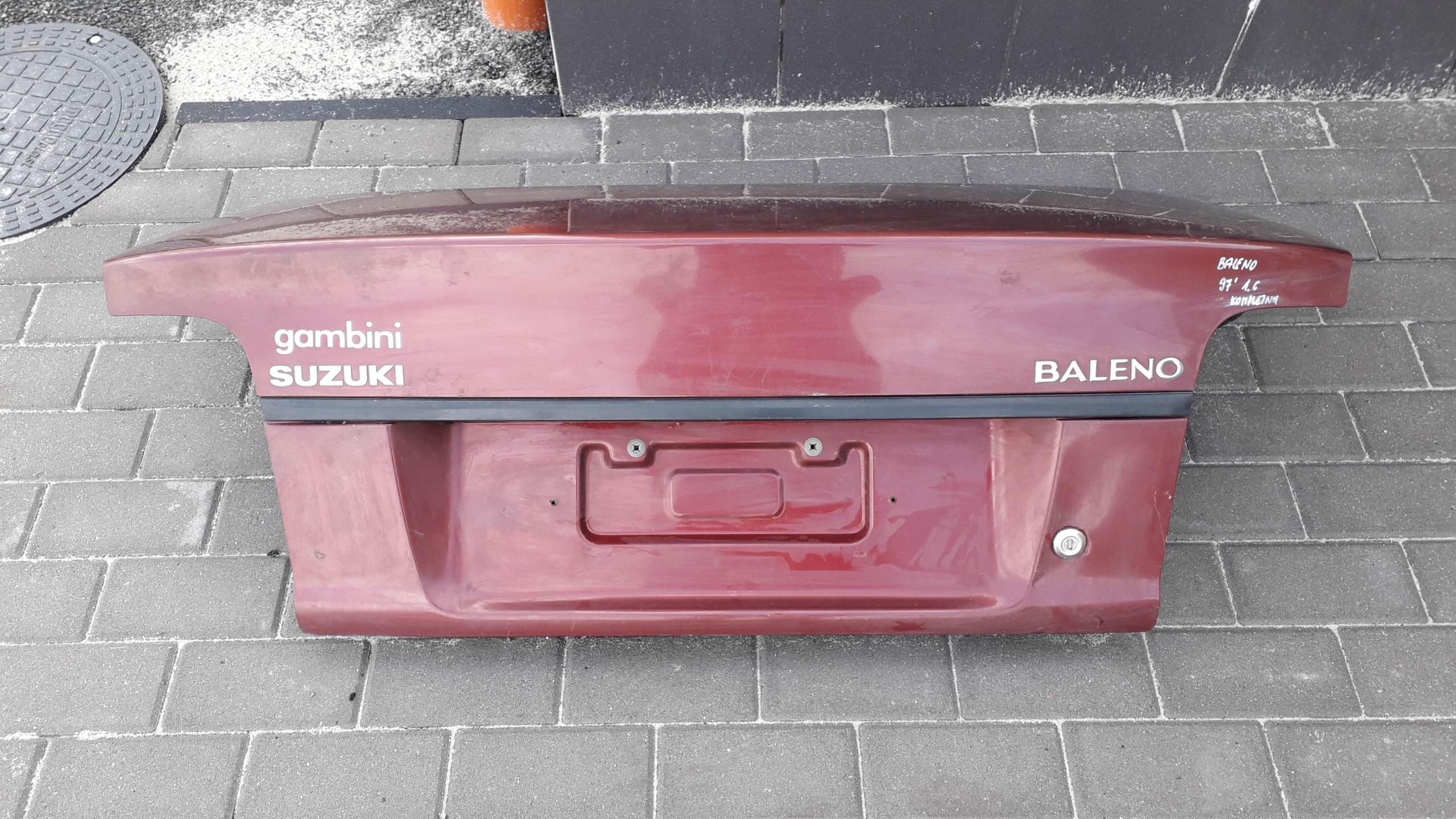 SUZUKI BALENO 4D SEDAN 94-98 KLAPA TYLNA KOMPLETNA