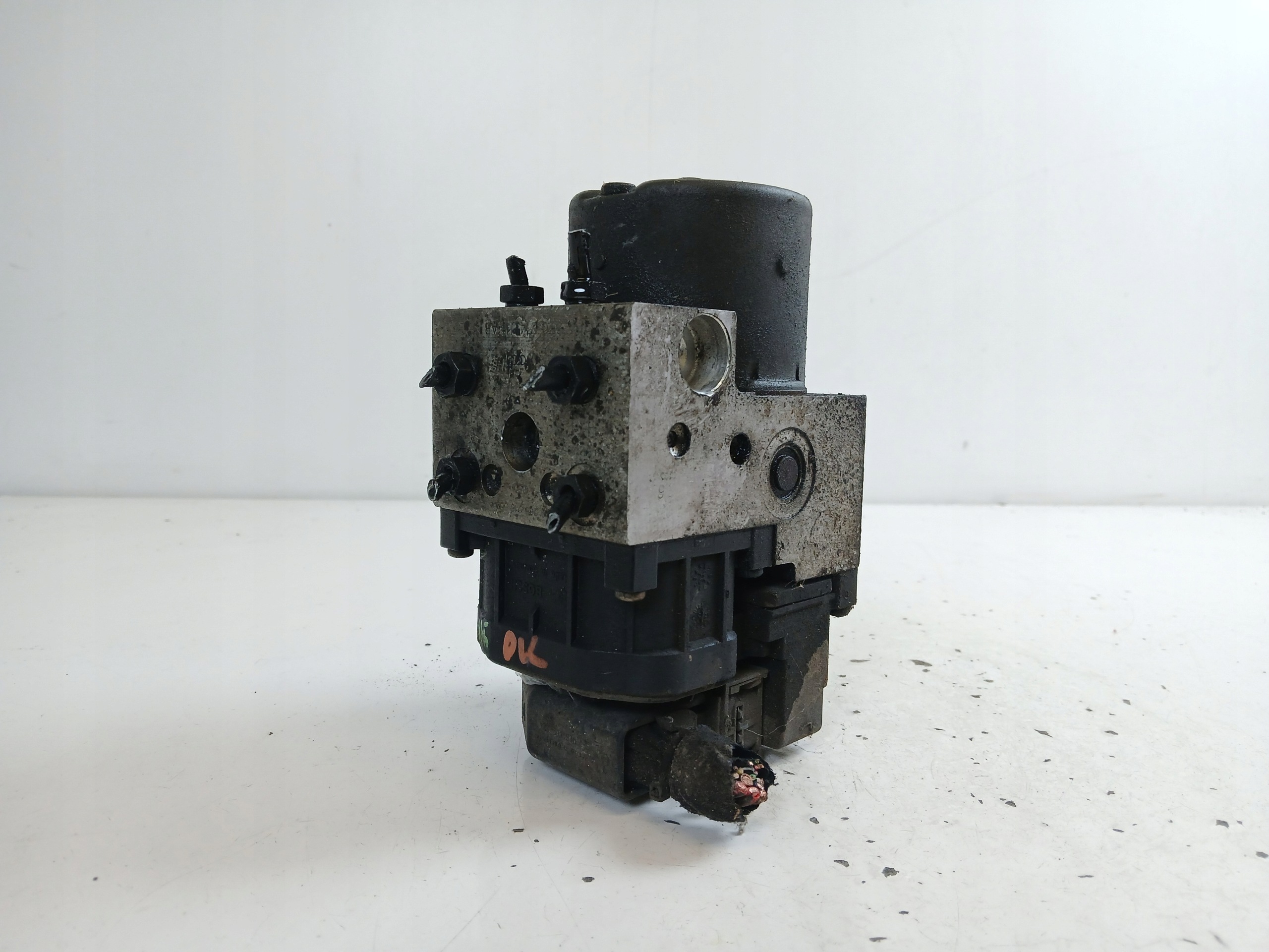 AUDI A4 B5 VW PASSAT B5 1.9 TDI Servofreno ABS 8E0614111AB 0273004281