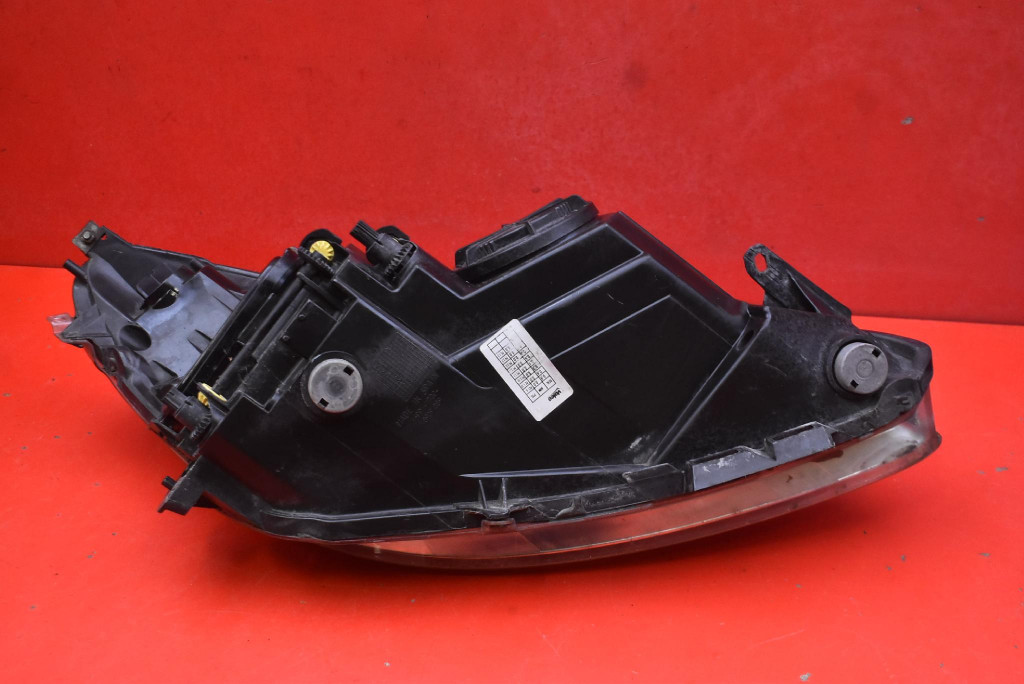 REFLEKTOR left light front EU 93189357 OPEL CORSA D 06-11