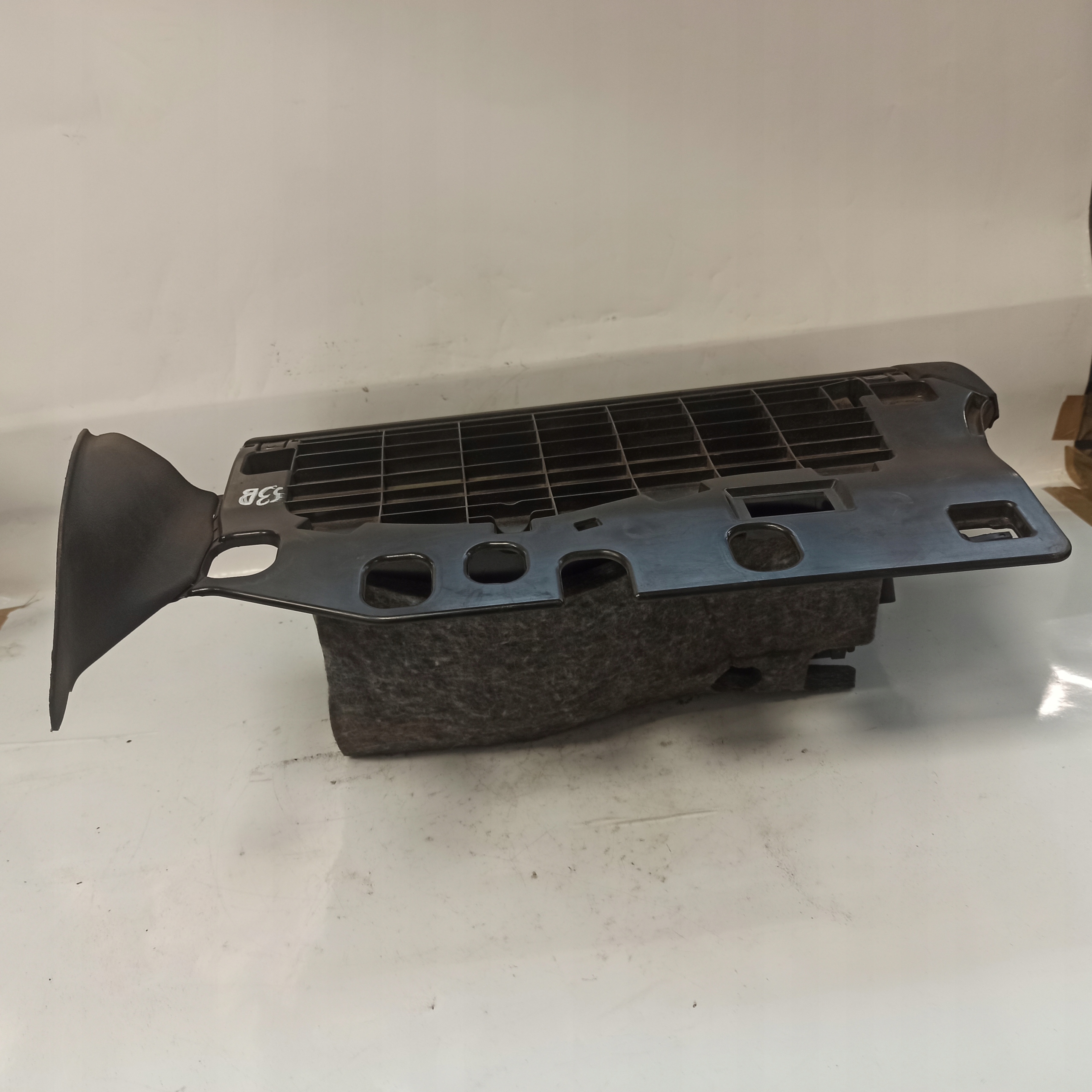 Audi A4 B8 бардачок пассажира 8K1857035