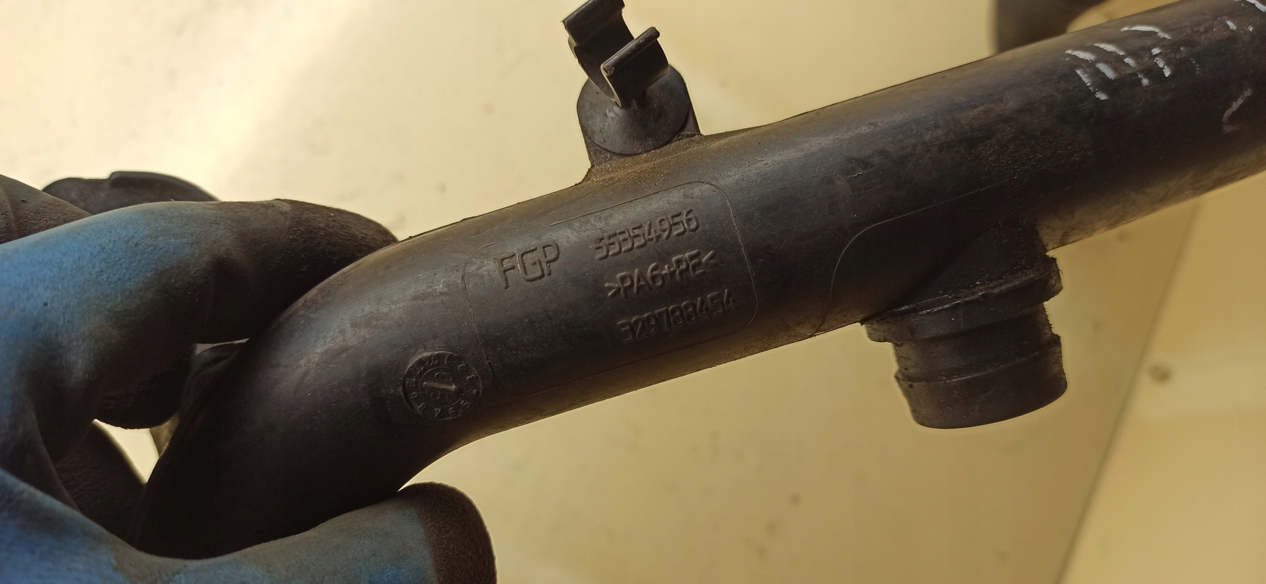 pipe air OPEL ASTRA CORSA 1.3 CDTI 55354956