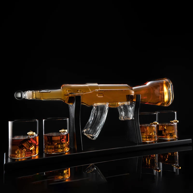 Zestaw Whisky Karafka Kałasznikow KARABIN AK-47 Pistolet 4 Szklanki Kostki