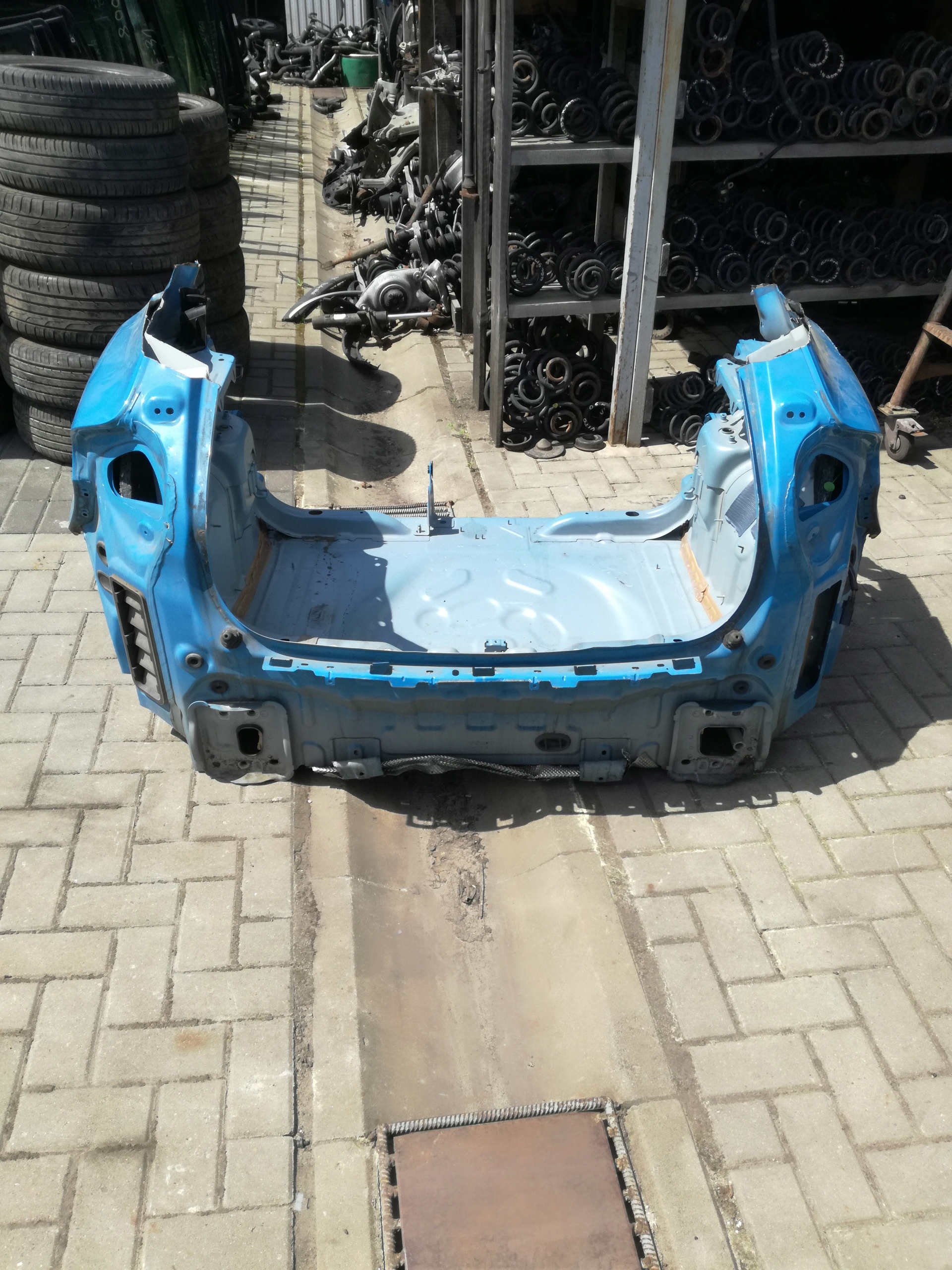 VOLVO V40 II 2016 РІК ПЕРЕДНЯ ПАНЕЛЬ ЗАД. ЗАД КРИЛА ЗАД.