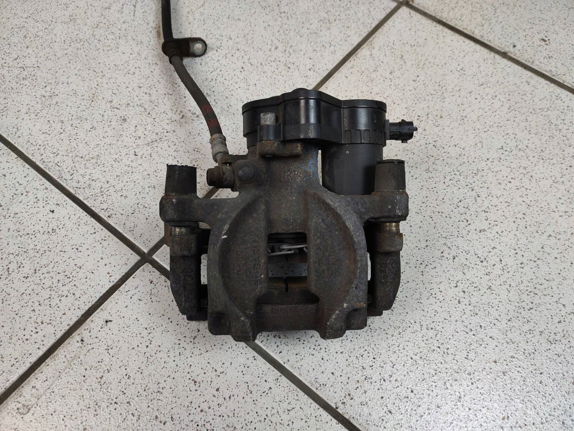 caliper brake rear part left side Subaru Legacy 6 facelift BN 2019