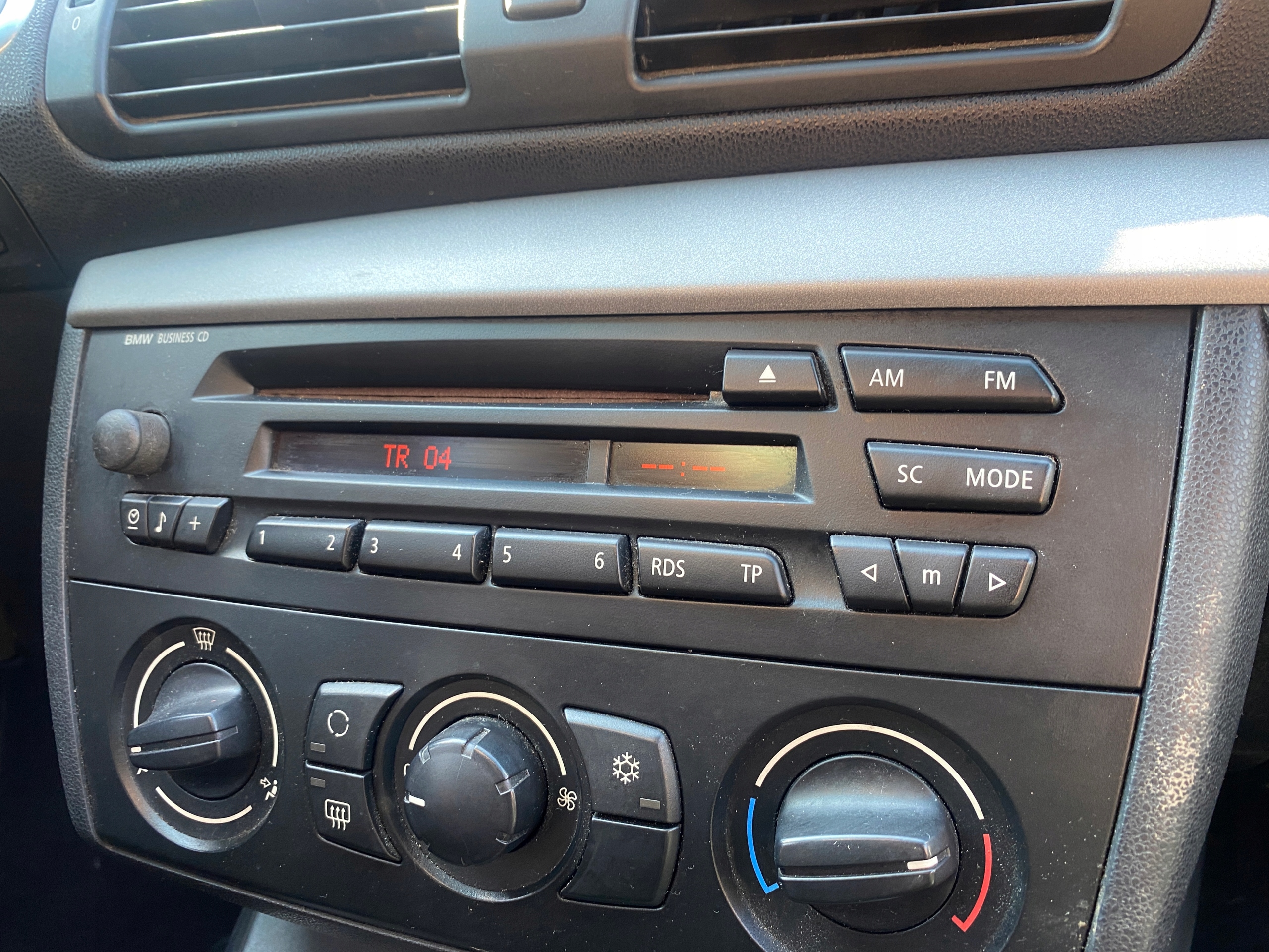 BMW 1 e E87 04-11 RADIO ORYGINALNE CD brakuje kodu