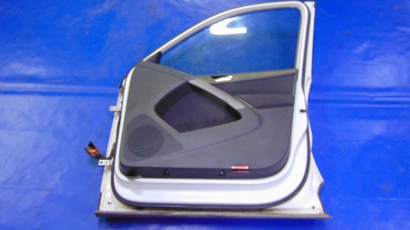 door right front LB9A VW TIGUAN and 5N 07-16R