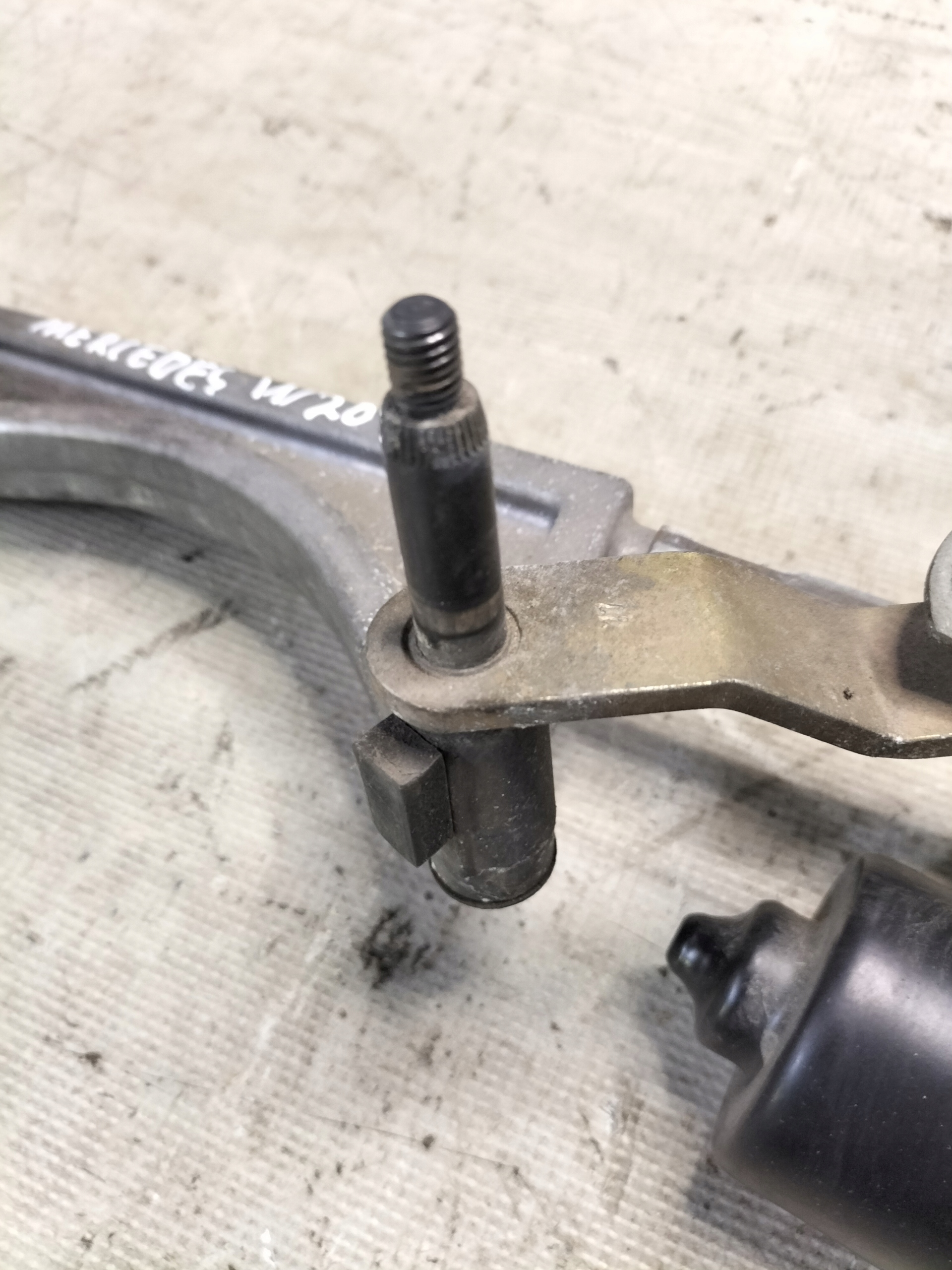 Mercedes-Benz OE A2038200342 Wischergestänge