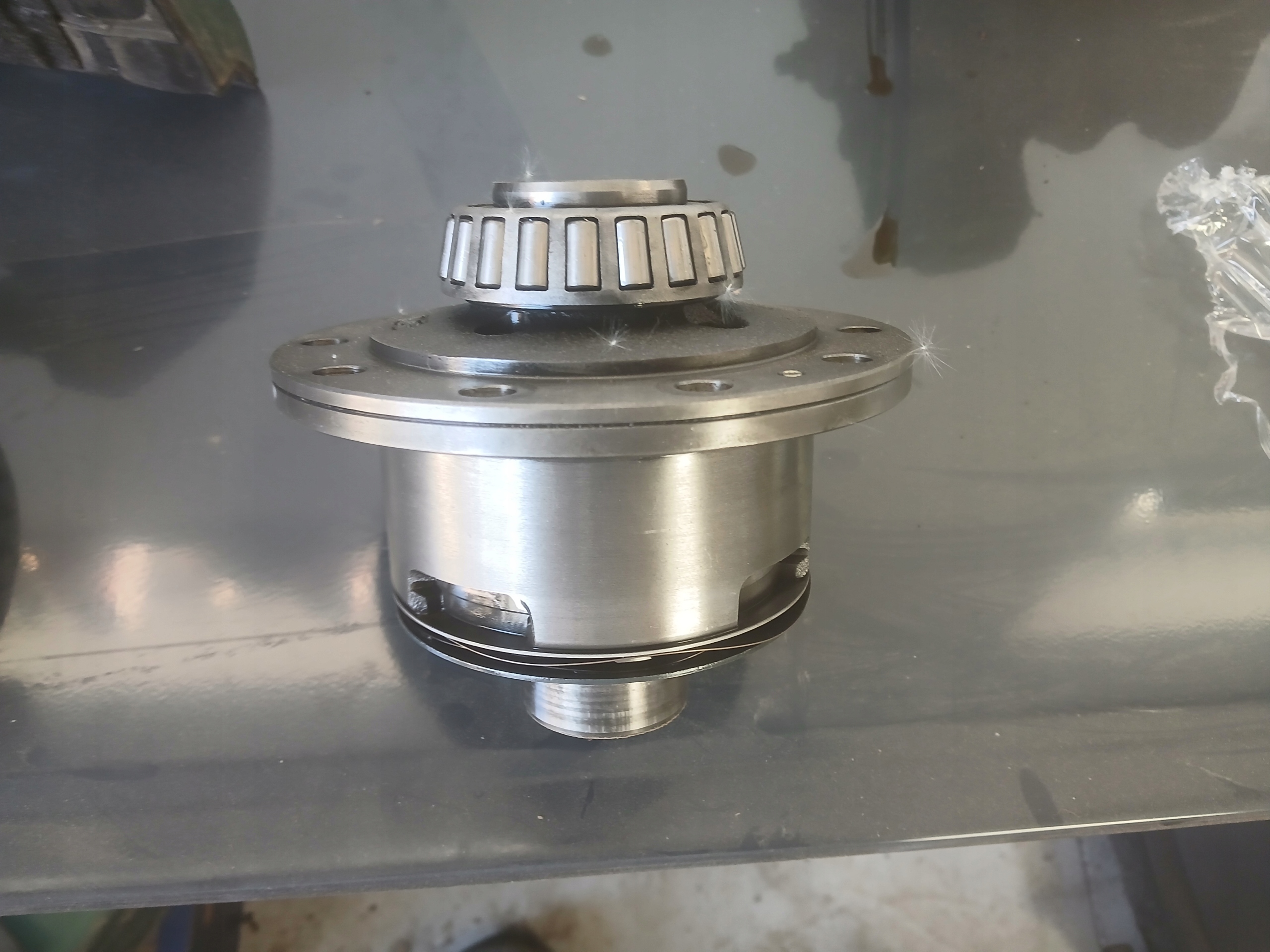 Kosz Satelit przód , Suzuki Grand Vitara I 2,5 v6