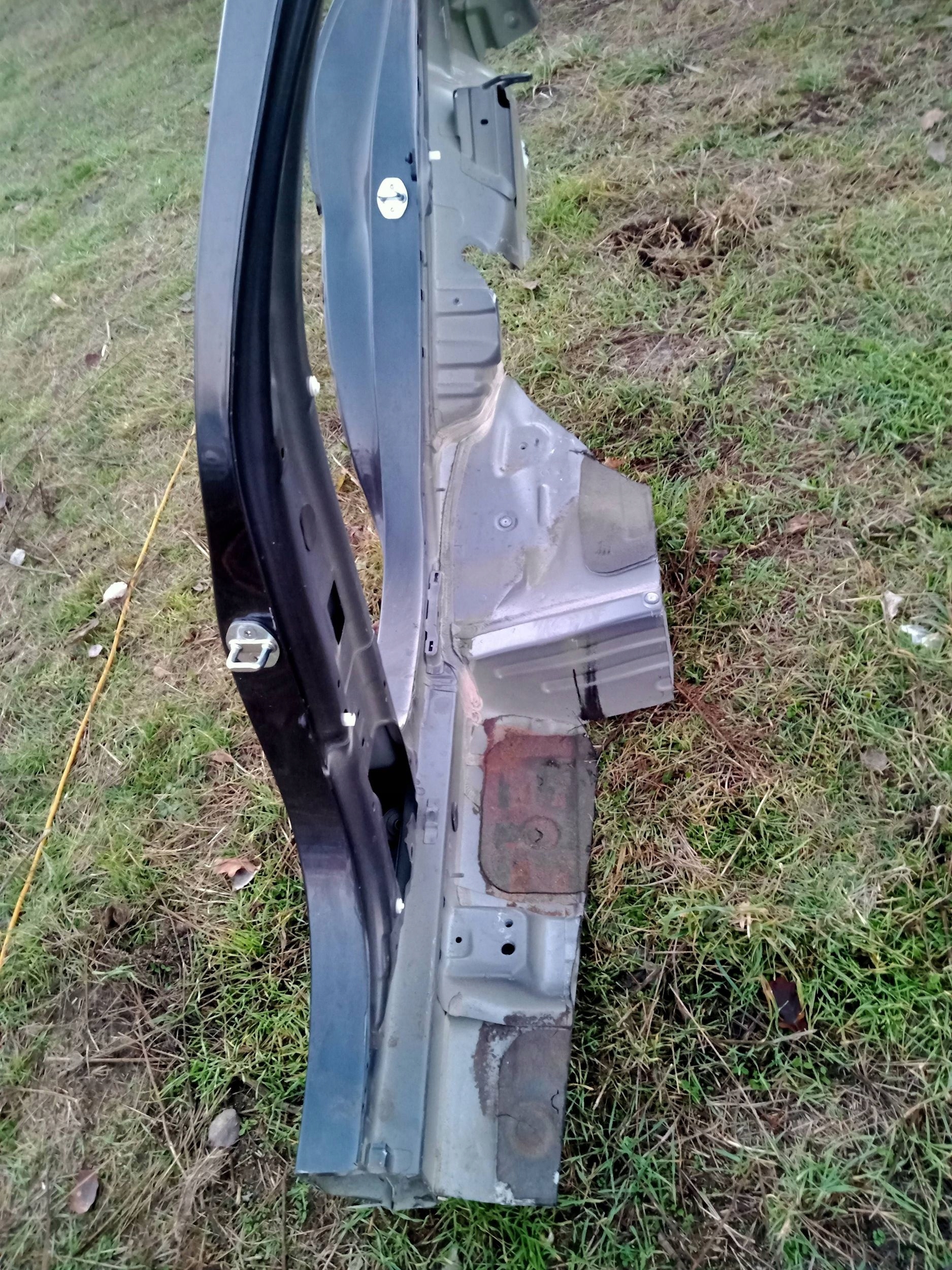 KIA STONIC fender quarter right pillar central 2019R