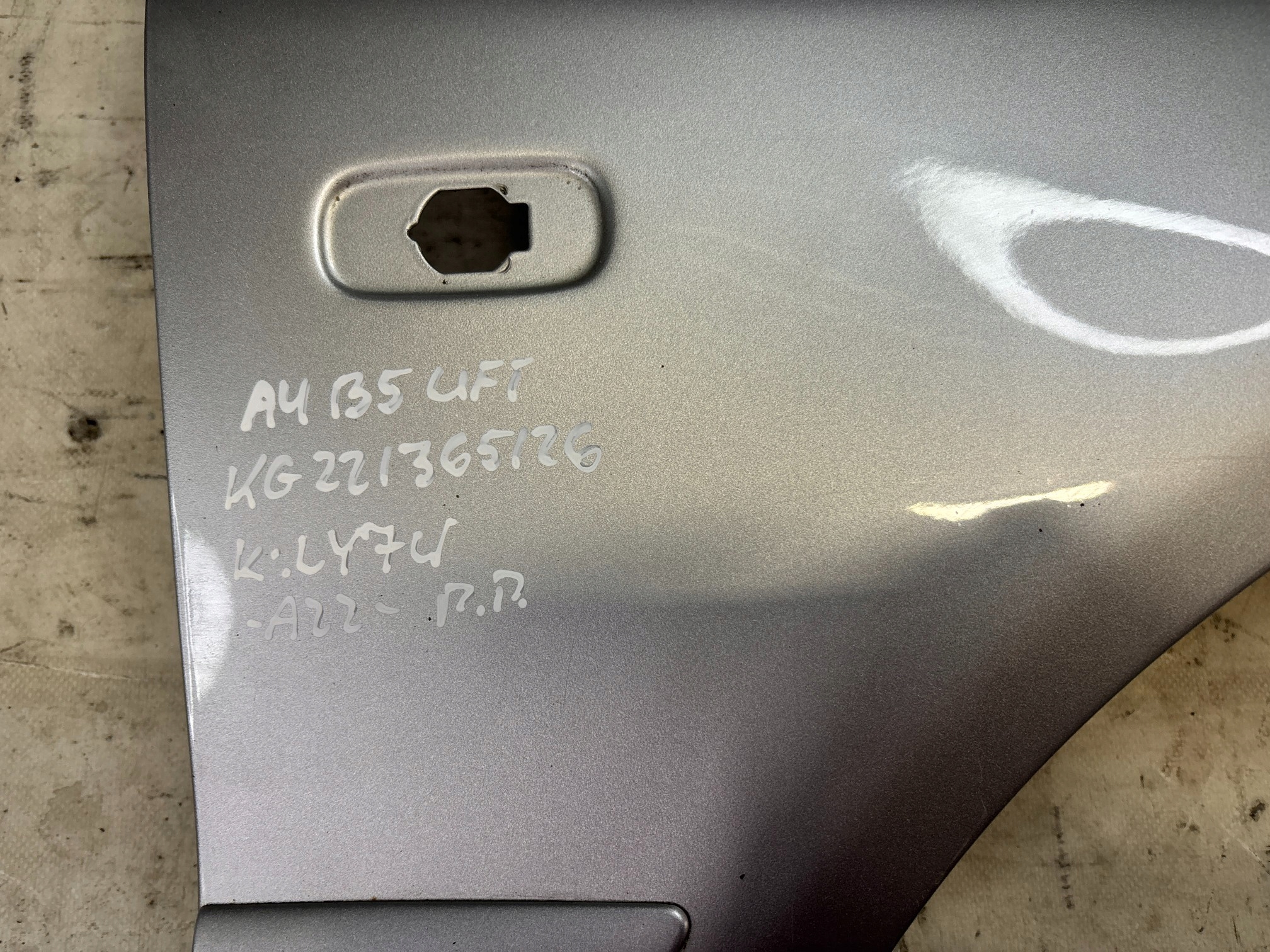 fender right front Audi A4 B5 lift k: LY7W