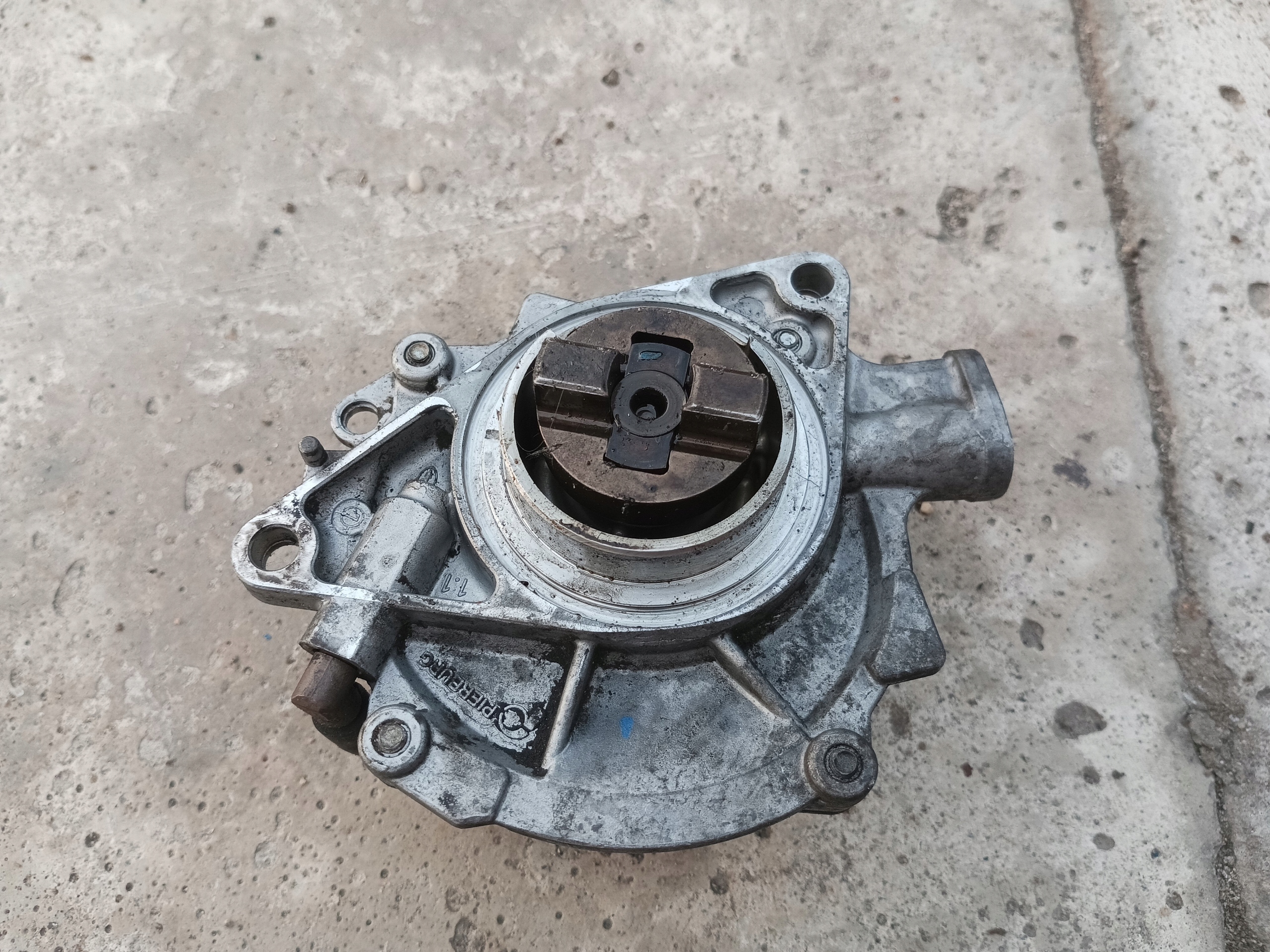 MINI R56 psa 1.6T N14B16A насос вакум