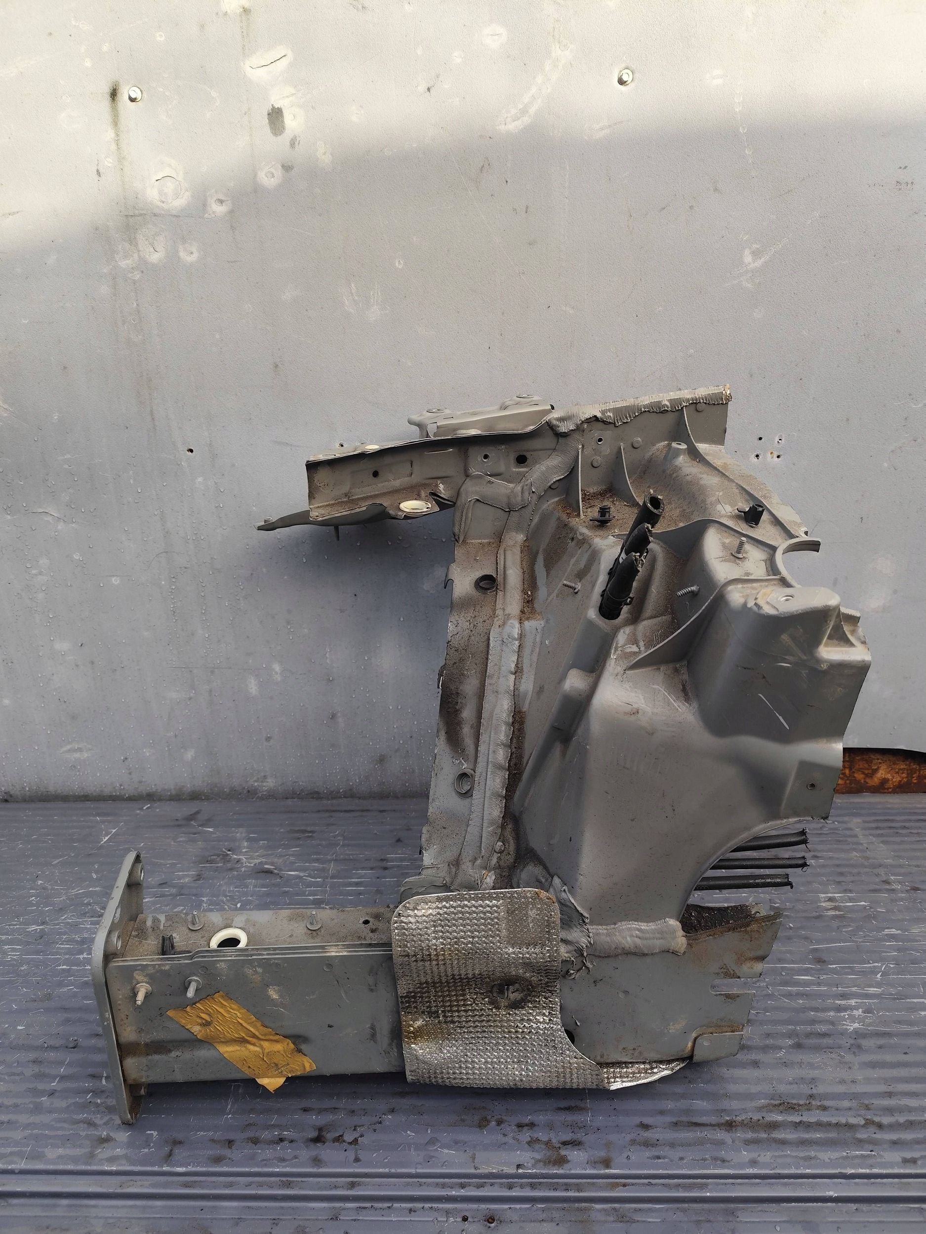 AUDI Q5 80A front body quarter right
