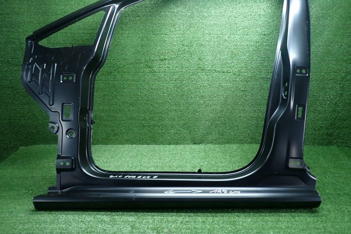 VW GOLF SPORTSVAN 12- pillar threshold left side