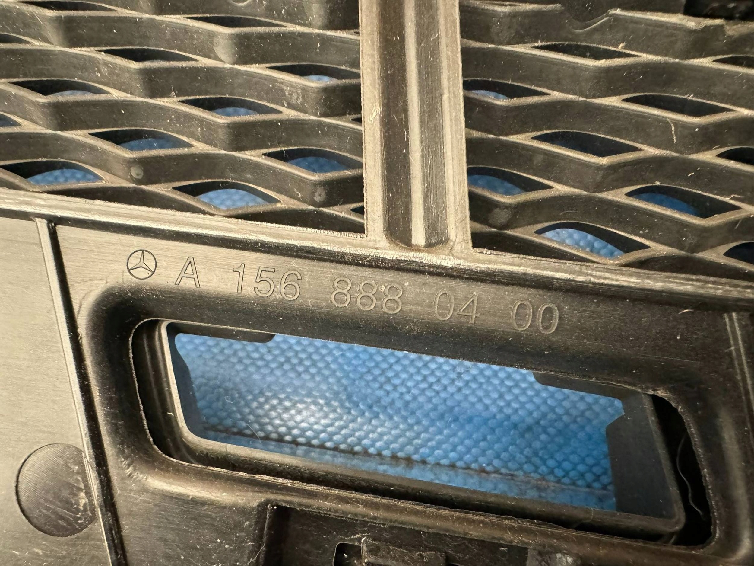 Mercedes-Benz GLA W156 Kühlergrill FRONTGRILL Kühlergitter A1568880400 - Thumbnail 7