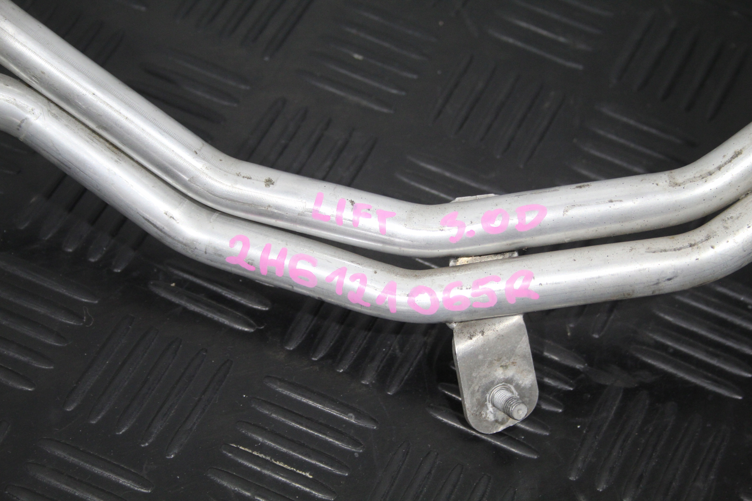 crijevo prijenos pumpa vode VW AMAROK 2H 2H3 LIFT 2H6121065R