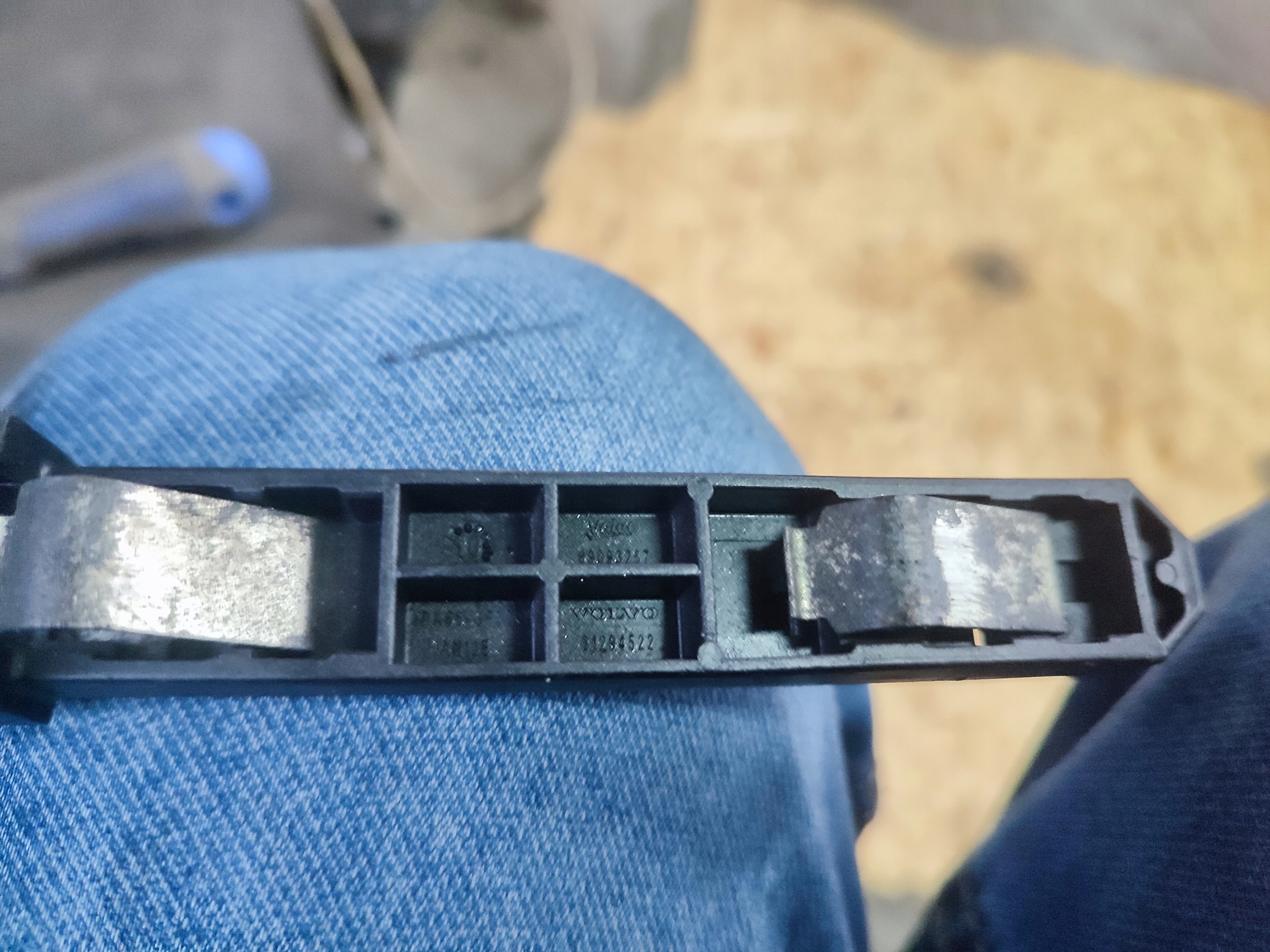 SLEDZ Halter BOLEC Leuchte REFLEKTORA VOLVO S60 V60 31294522