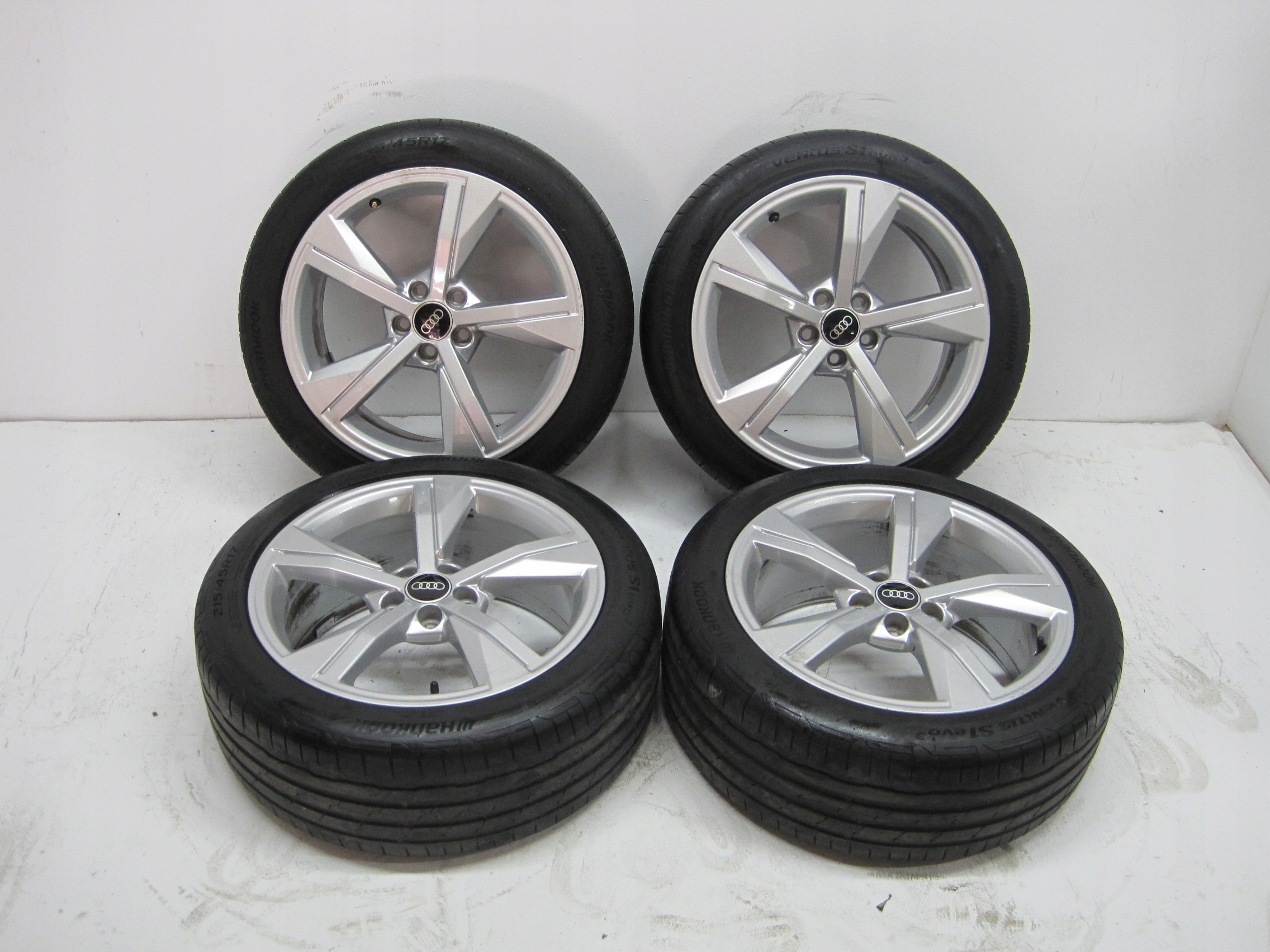 wheels discs tyres AUDI A1 82A R17 21R