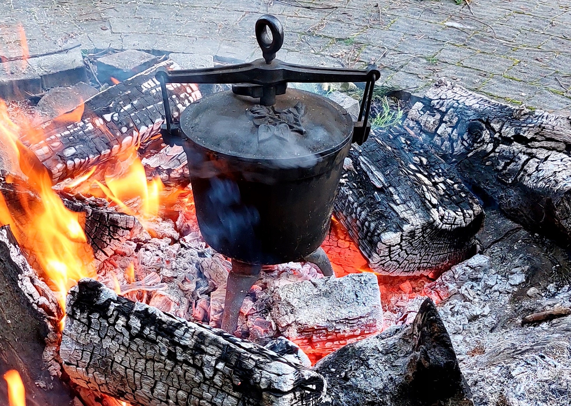 Kociołek Myśliwski Garnek Żeliwny Polski 5L Rodzaj stojący