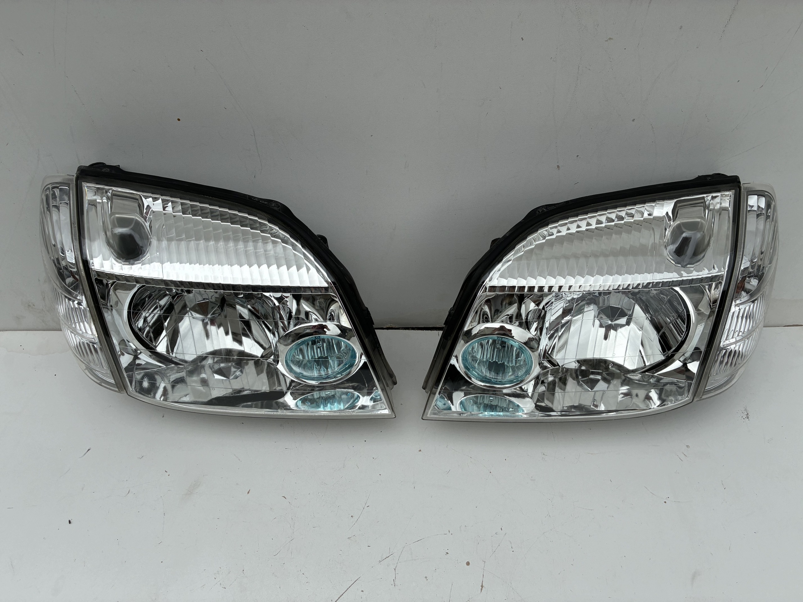Reflektor light front front right left Nissan X-TRAIL and T30 00-07r. Eu