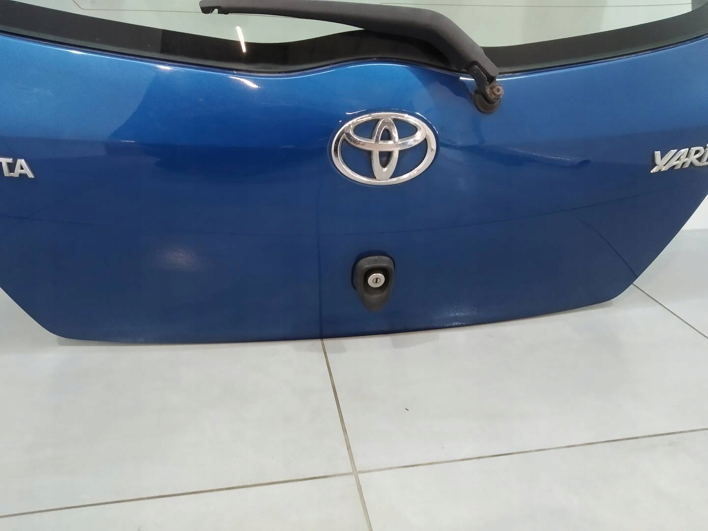 boot door window 8T0 Toyota Yaris II (2005-2011)