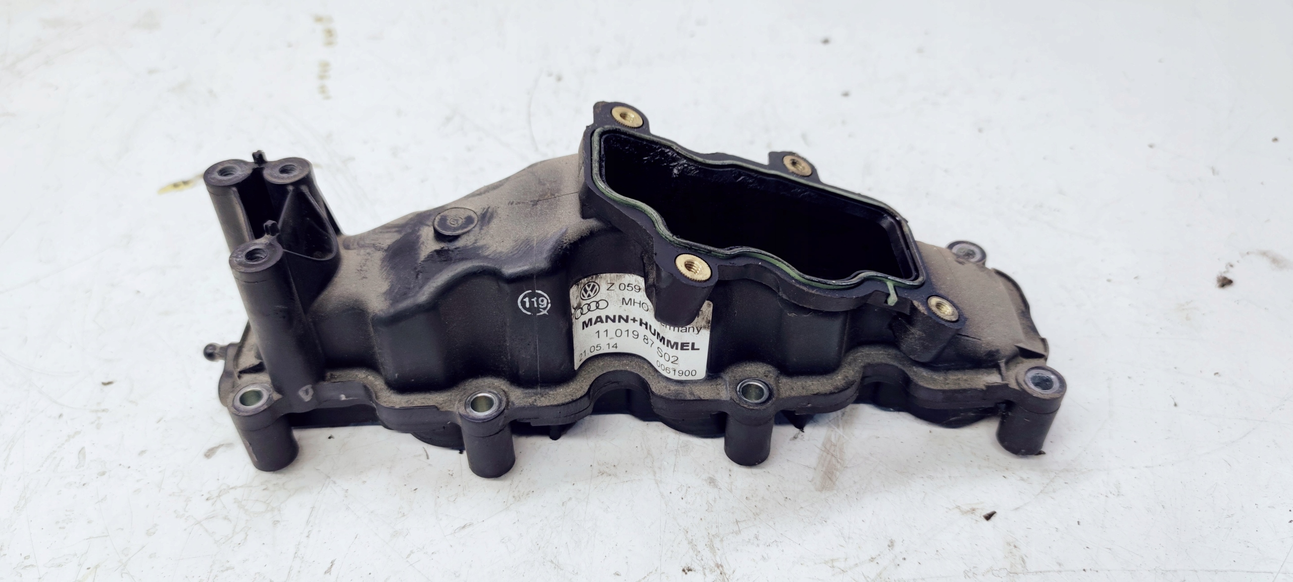 intake manifold AUDI A4 A5 A6 2.7 TDI 059129712BT