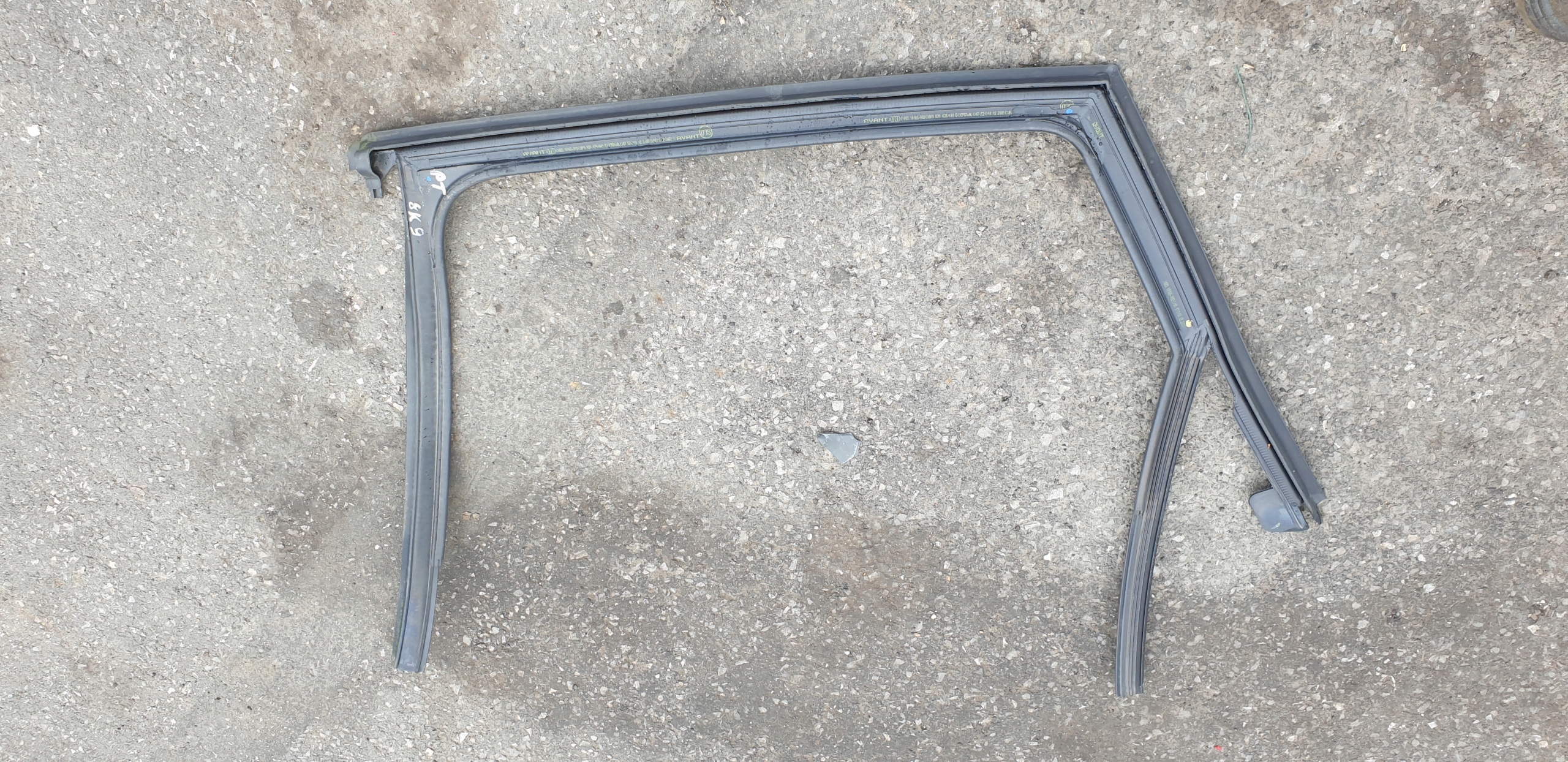 gasket windows door right rear part AUDI A4 B8 AVANT