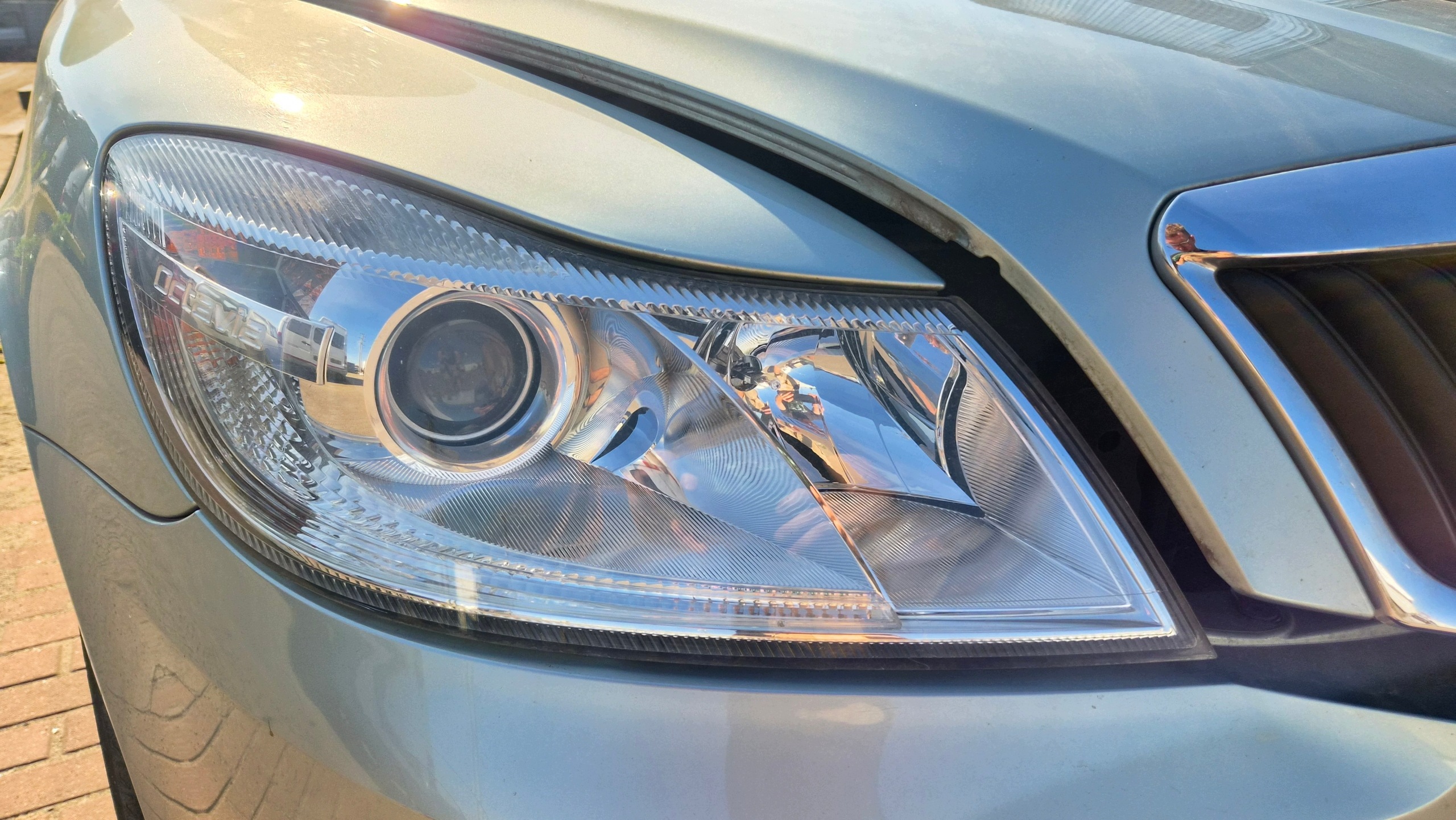 SKODA OCTAVIA II LIFT light right front lens H7 EUROPA nice