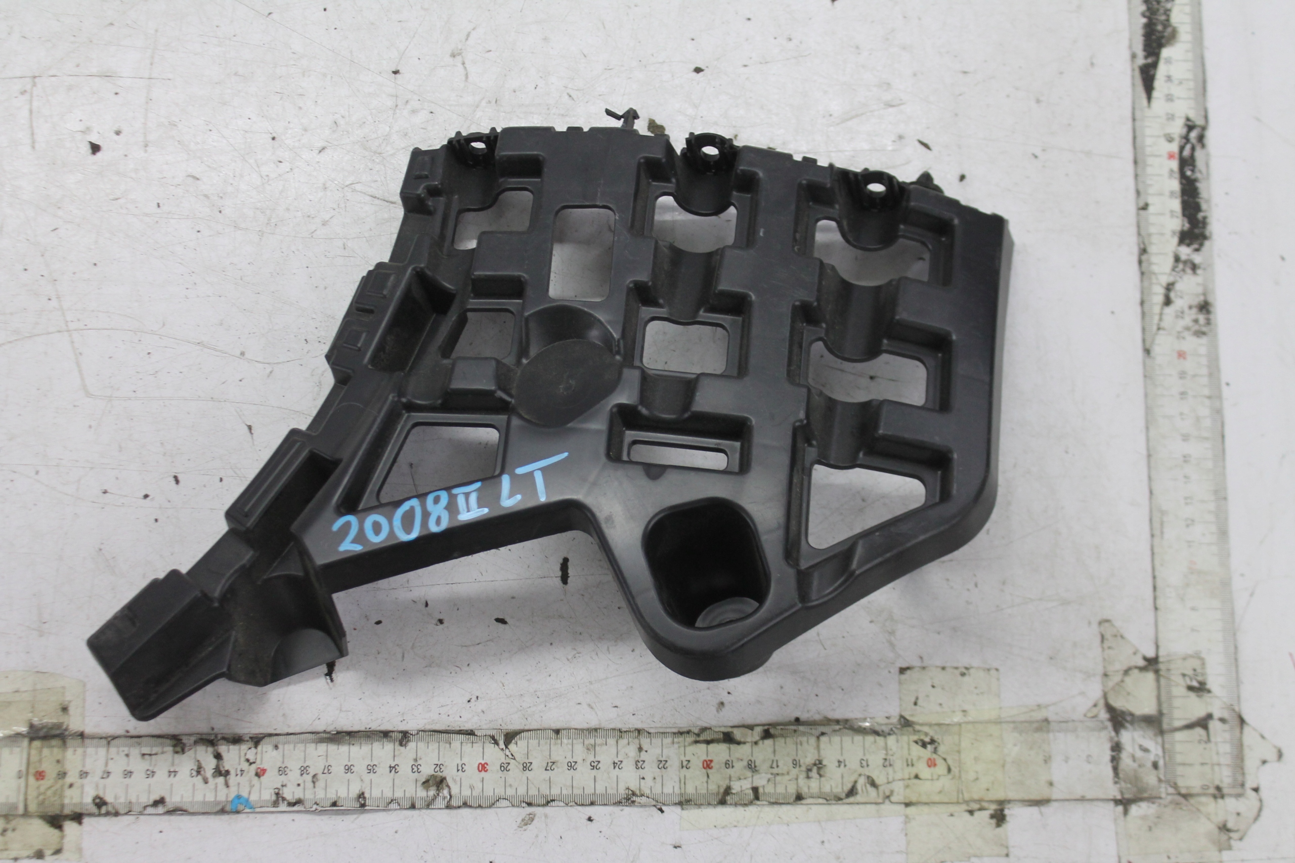 bumper bracket left 9825854180 PEUGEOT 2008 II 19
