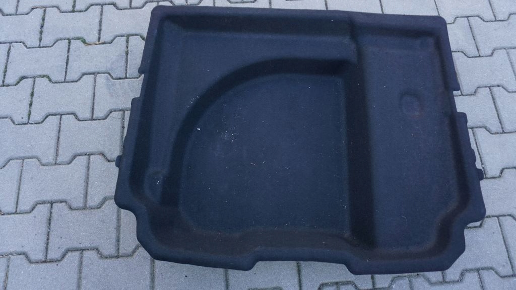 VOLVO V60 II - floor mats boot