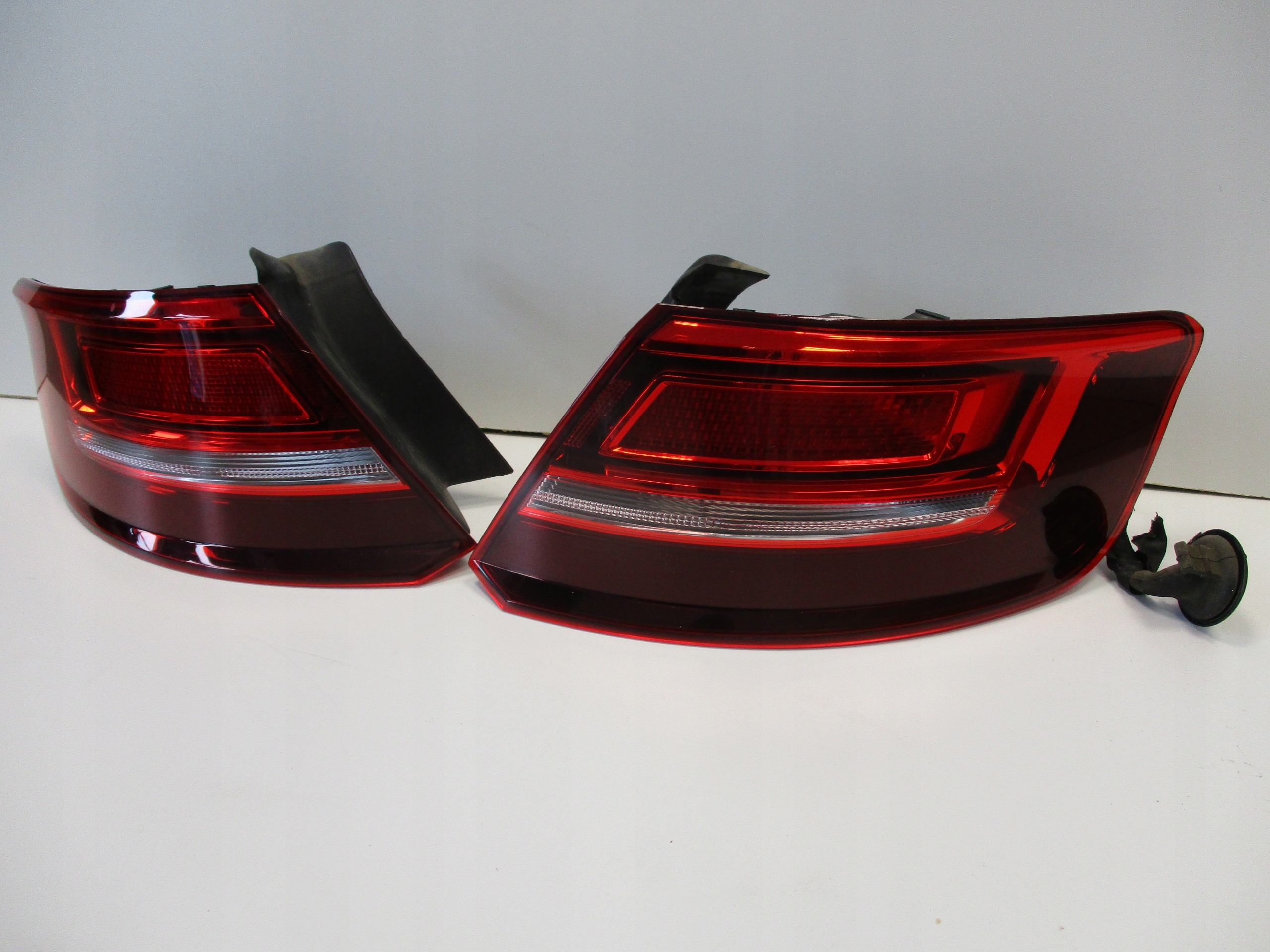 light Audi A3 8V0 HB LIFT right