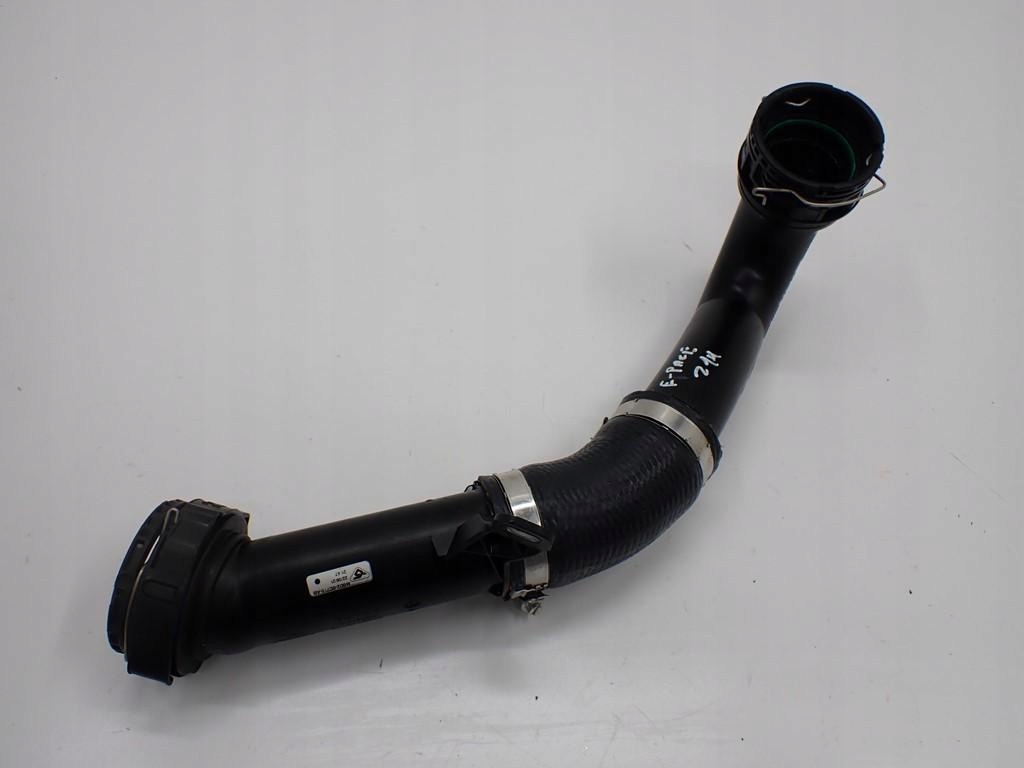 M8D2-6C715-AB M8D2-6C715 - Труба повітроохолоджувача E-PACE 2. 0di4 D200 21R