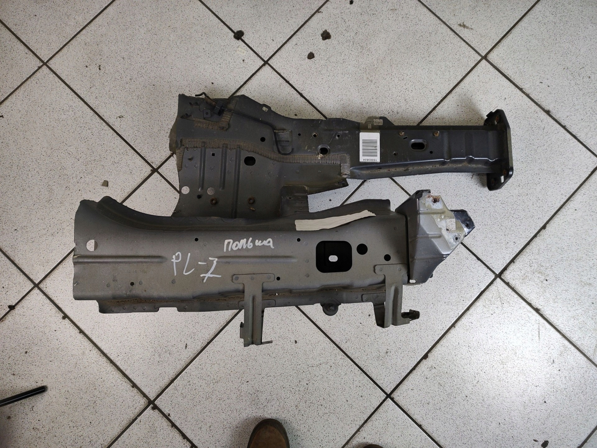 quarter front left side Jeep Cherokee 5 2014